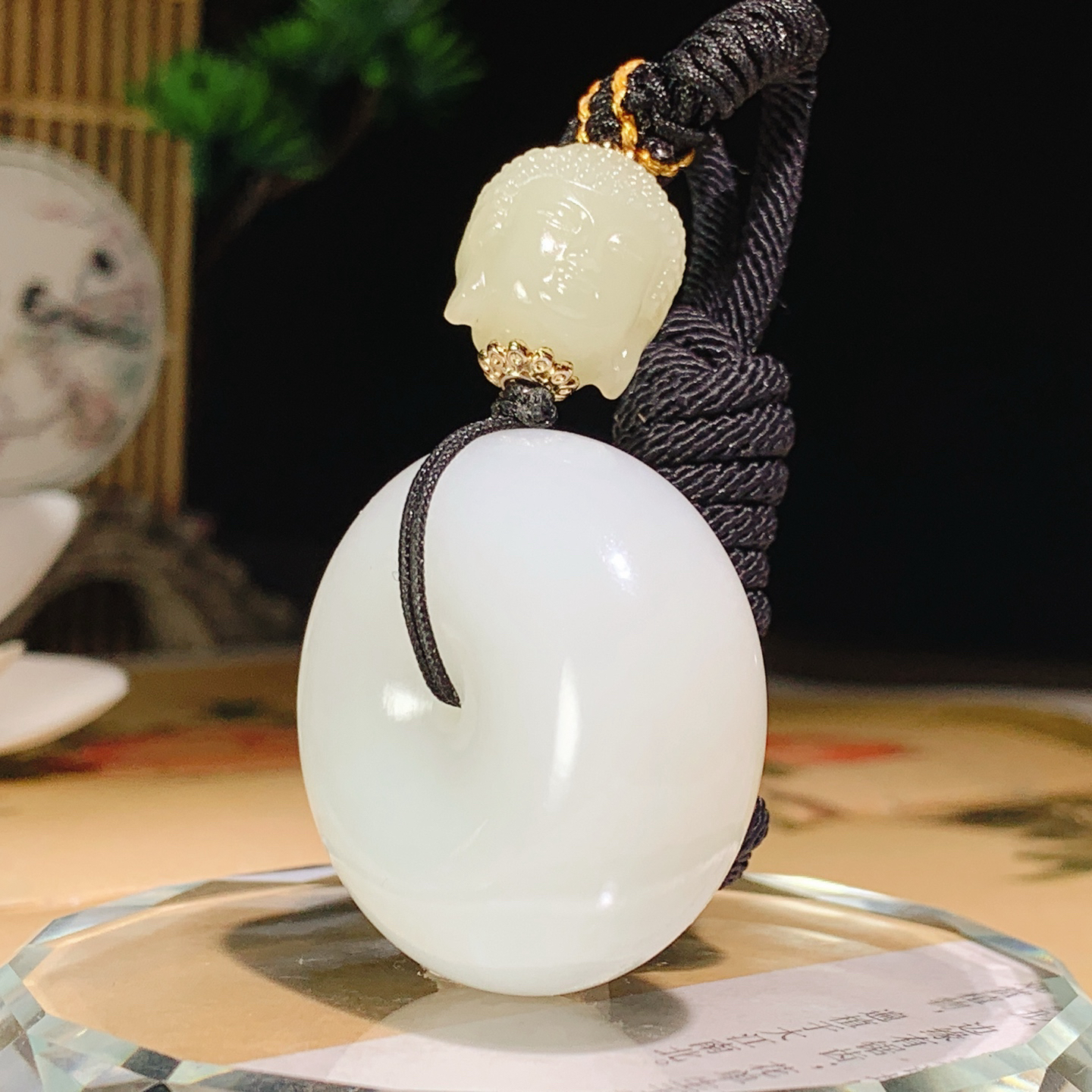 新疆和田玉羊脂白平安扣挂件！尺寸32/15重36克 玉质细腻油润。手推出油。佩戴高端典雅。lt260918