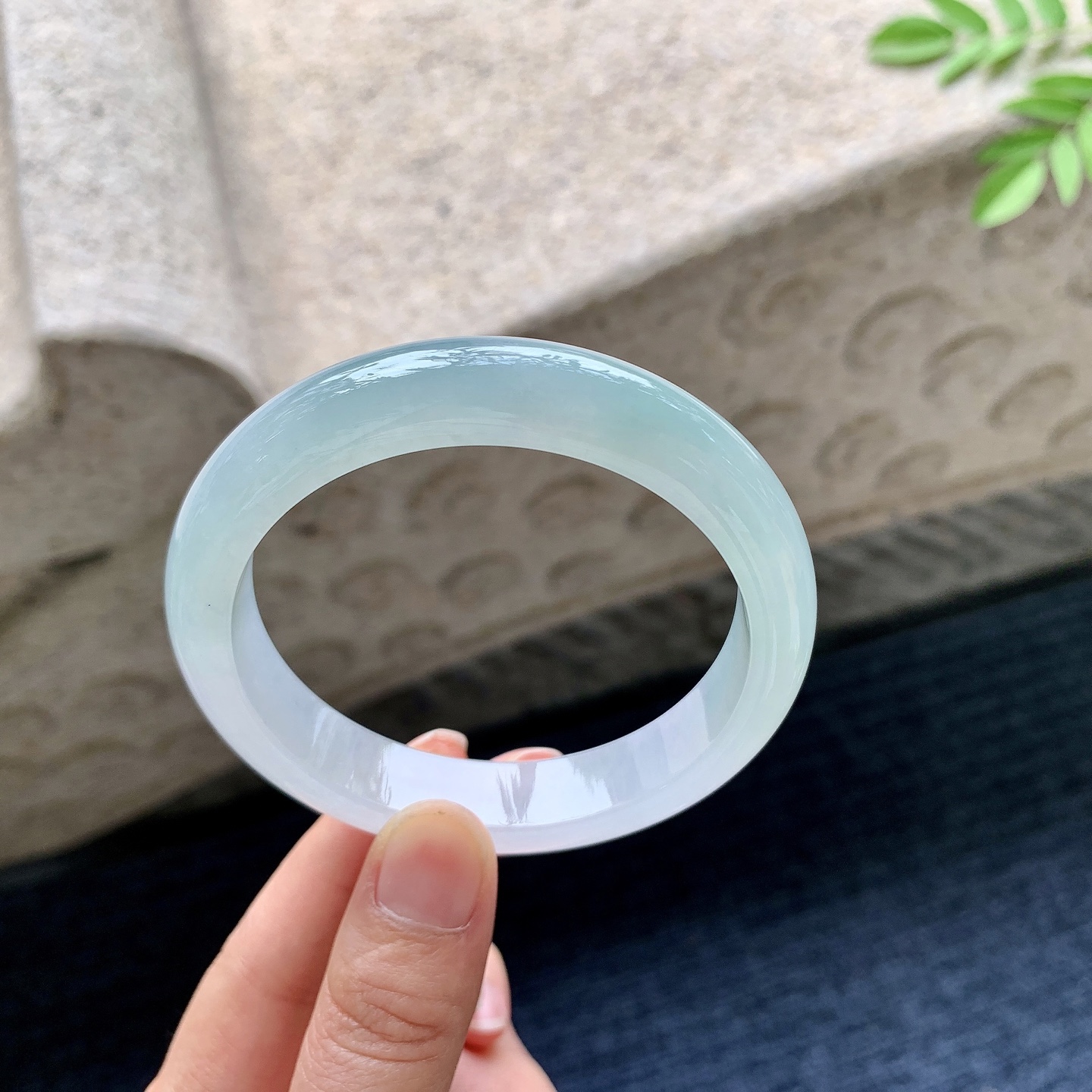 正圈56 57 圈口57/12/8 编码C5091912 冰糯淡春带彩，水润，种老，细腻，打灯有棉线