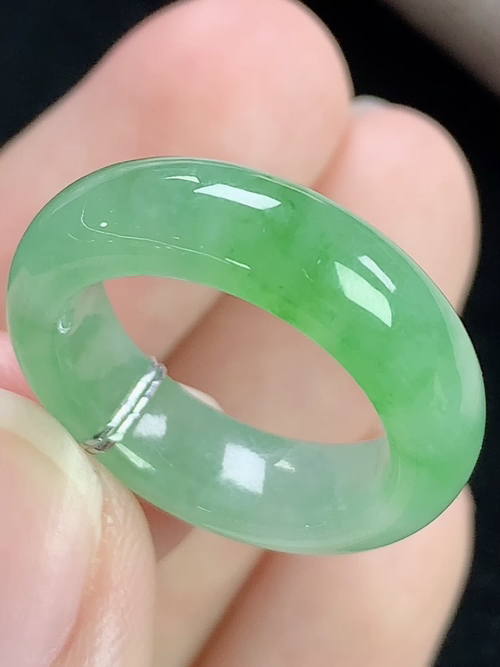 冰飘绿戒指，无裂，内径尺寸15.8-5.8-3.6mm，10号手寸，j18tdy