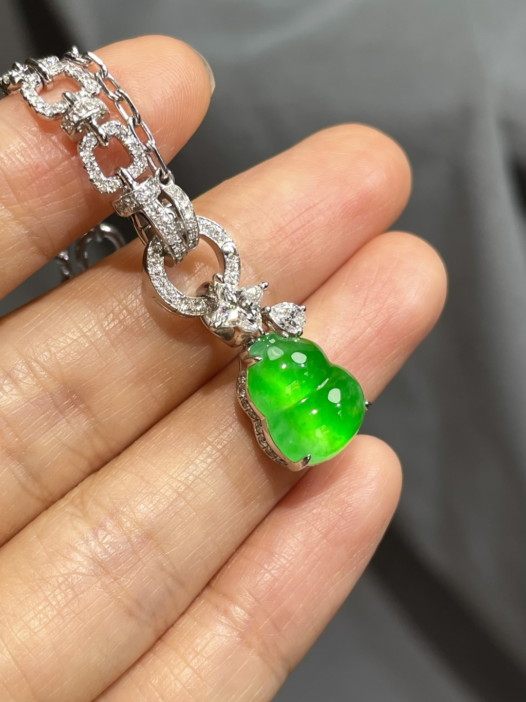 ️玻璃种黄阳绿葫芦吊坠 裸石：12.5*10.5*4.5mm 整体：20*10.5*8mm
