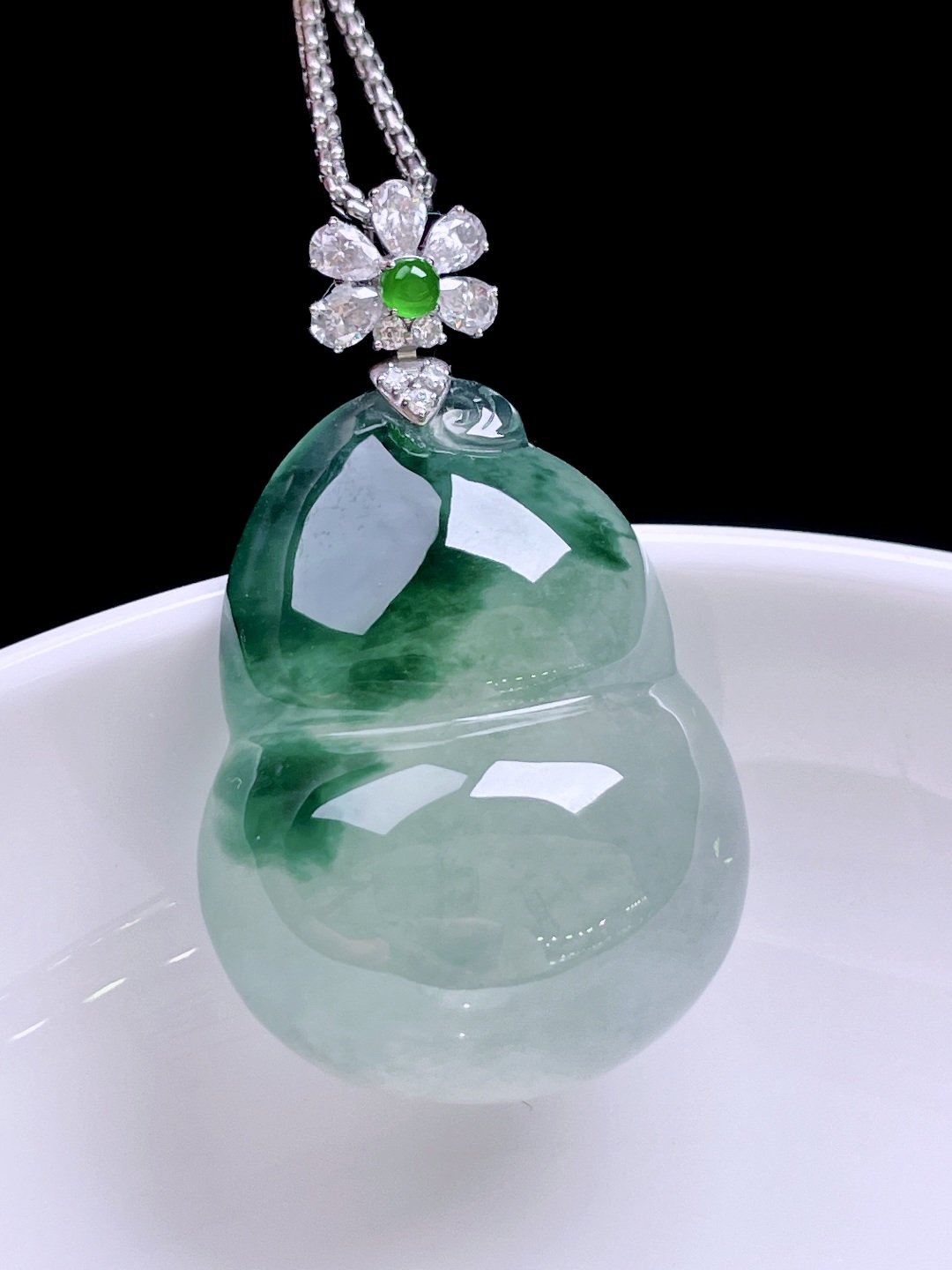 ️ 冰种飘花葫芦 飘花灵动，种老水润，18k金镶嵌 整体：35.4 裸石：27.8/21.8/9.