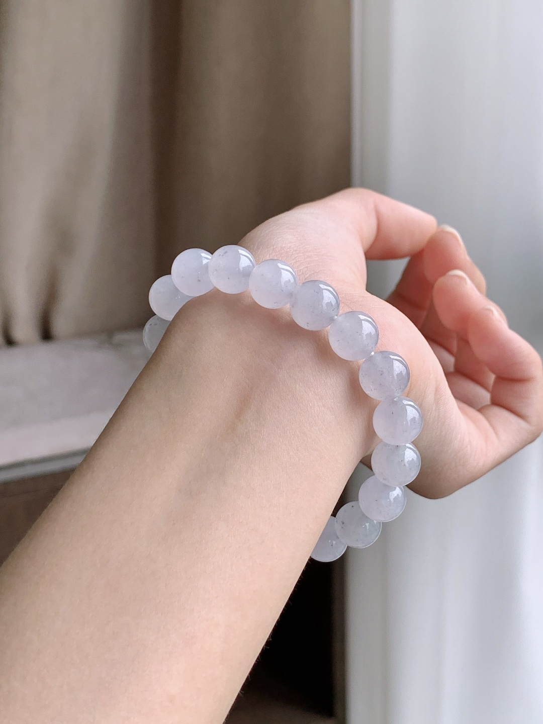 【珠子】冰飘乌鸡手串圆珠子手串 【说明】缅甸 性比高 【尺寸】9.8mm 【重量】32克