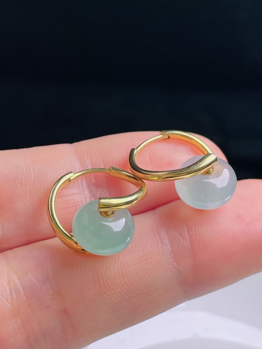 ️扳指耳包，18k镶嵌，老种起光，细底通透，尺寸：裸石9.6/6.2mm0918