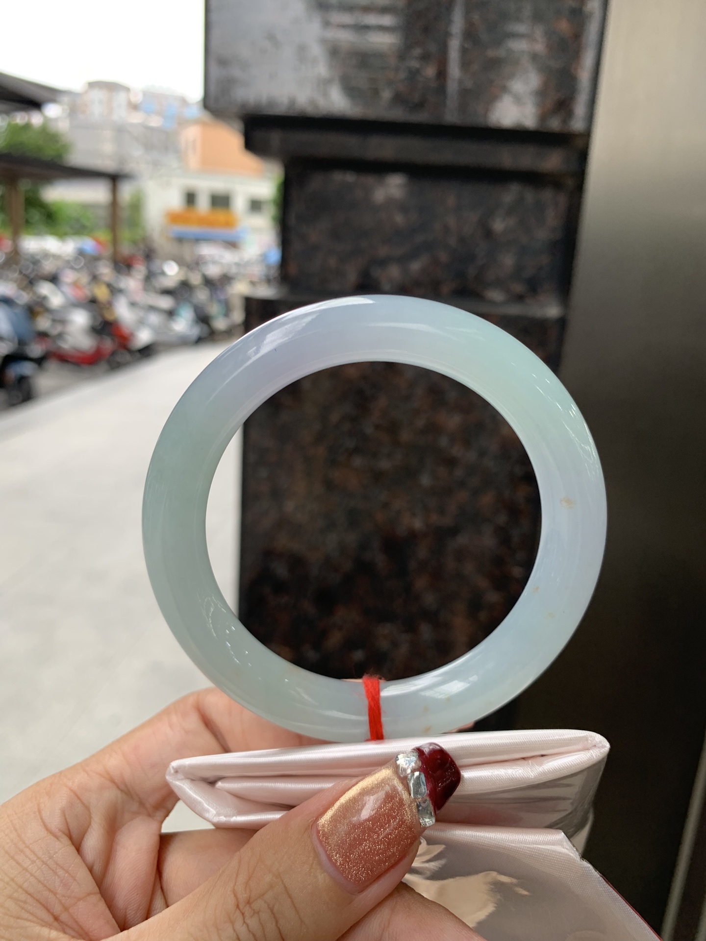 三彩圆条 58.7-10.3-10.4 0923-X757 无裂，底妆细腻，春彩洒金，有三彩特色，仿