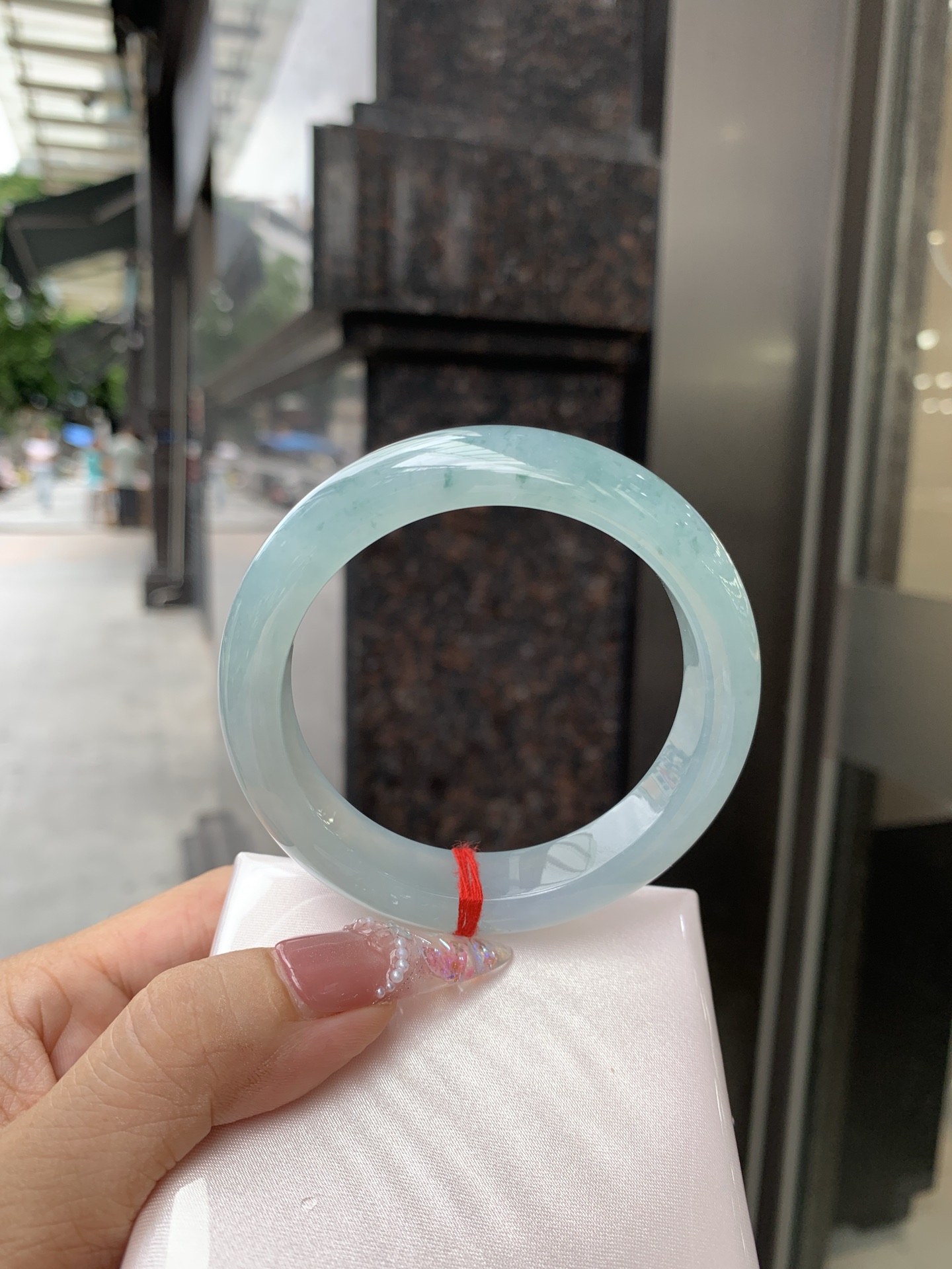 蓝底飘花正圈 56.4-8.6-12.5 0618-111-37 无裂，底妆细腻，清爽耐看的蓝底，满圈飘花韵味十足