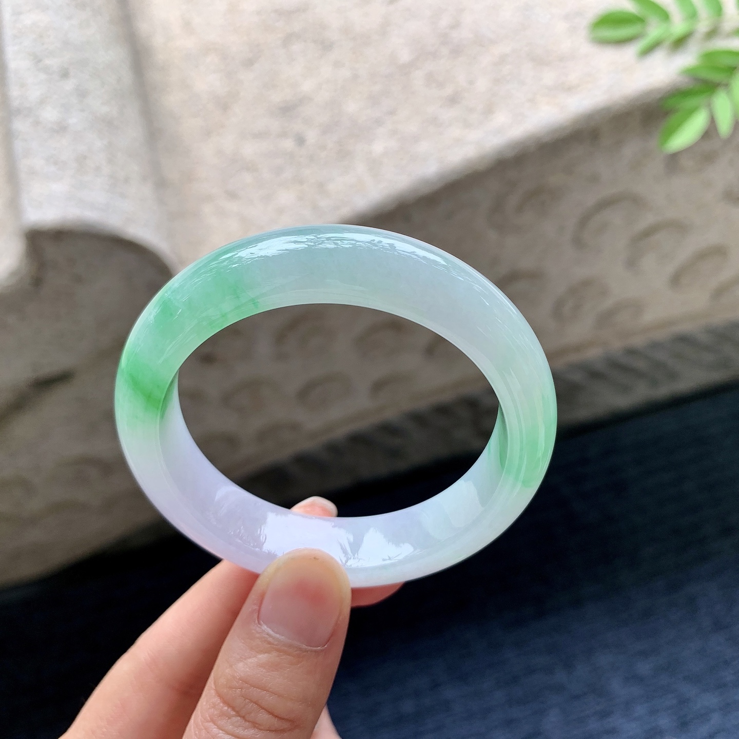 正圈49 50 圈口50.7/12.6/8 编码G7091929 冰糯春彩，水润，种老，细腻，打灯有纹线
