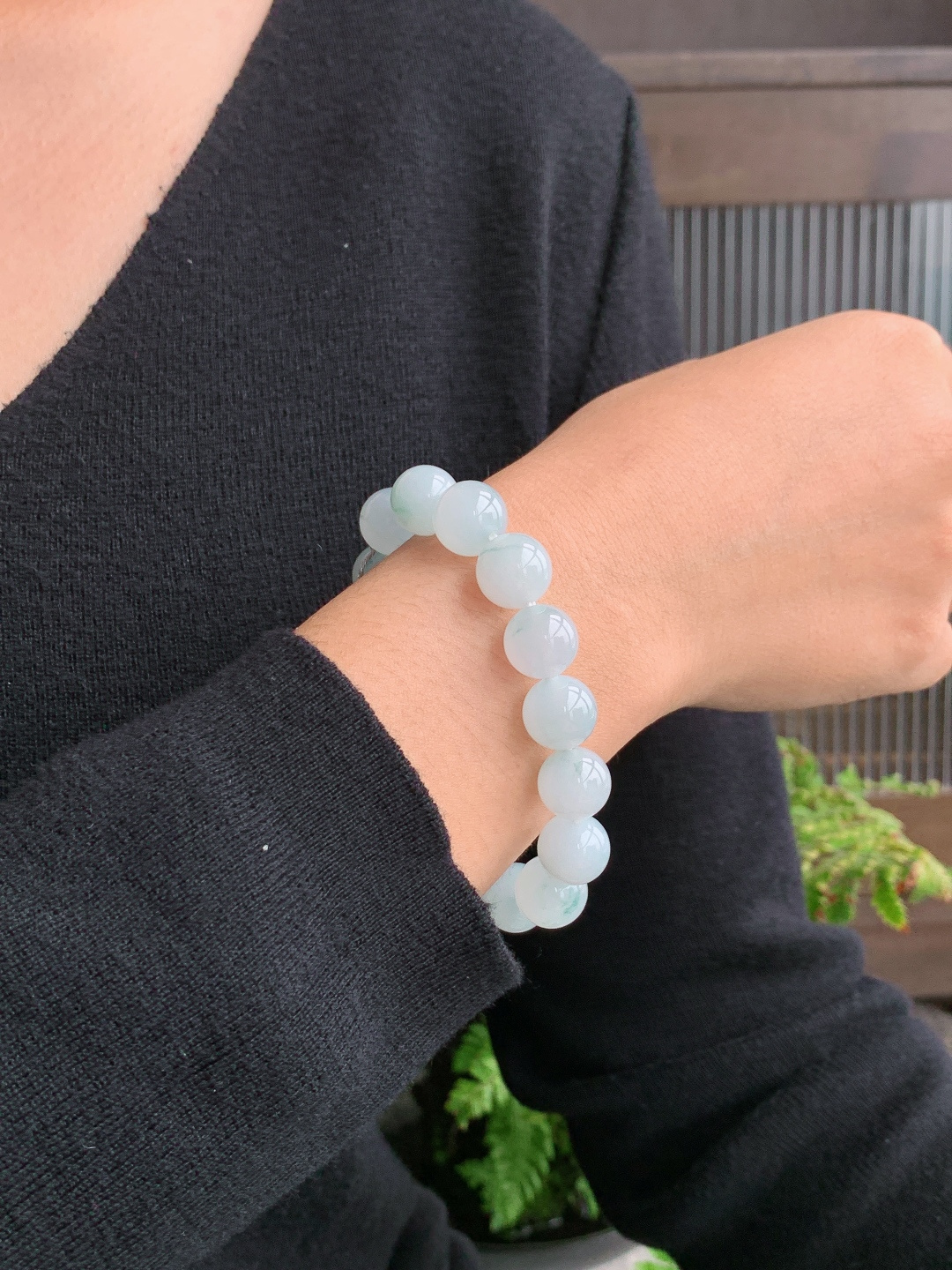 【珠子】飘花手串圆珠子手串 【说明】缅甸 性比高 【尺寸】11.8mm 【重量】49克