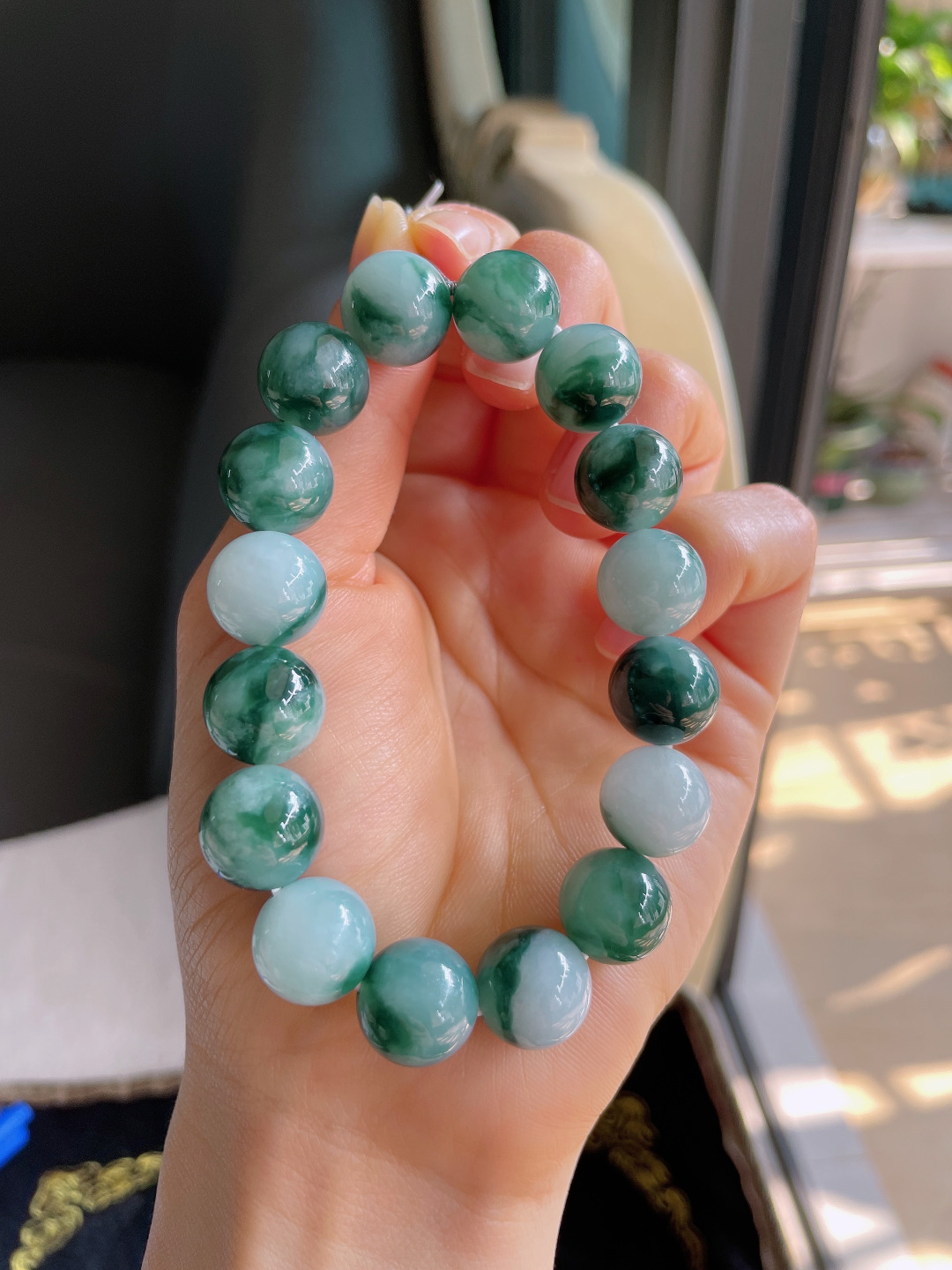 缅甸天然翡翠A货，冰飘花手串，尺寸：12.6mm。【编3898】