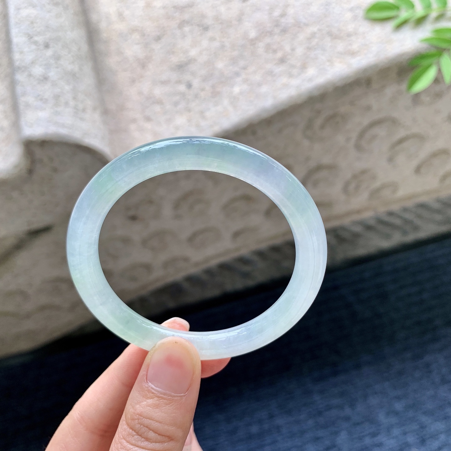 圆条51 52 圈口52.2/7.5/7.7 编码DZ091906 冰糯飘绿，水润，种老，细腻，无裂