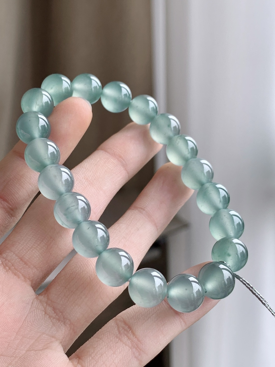 【珠子】冰种晴绿手链圆珠子手链 【说明】性比高 【尺寸】10mm 【重量】33.4克
