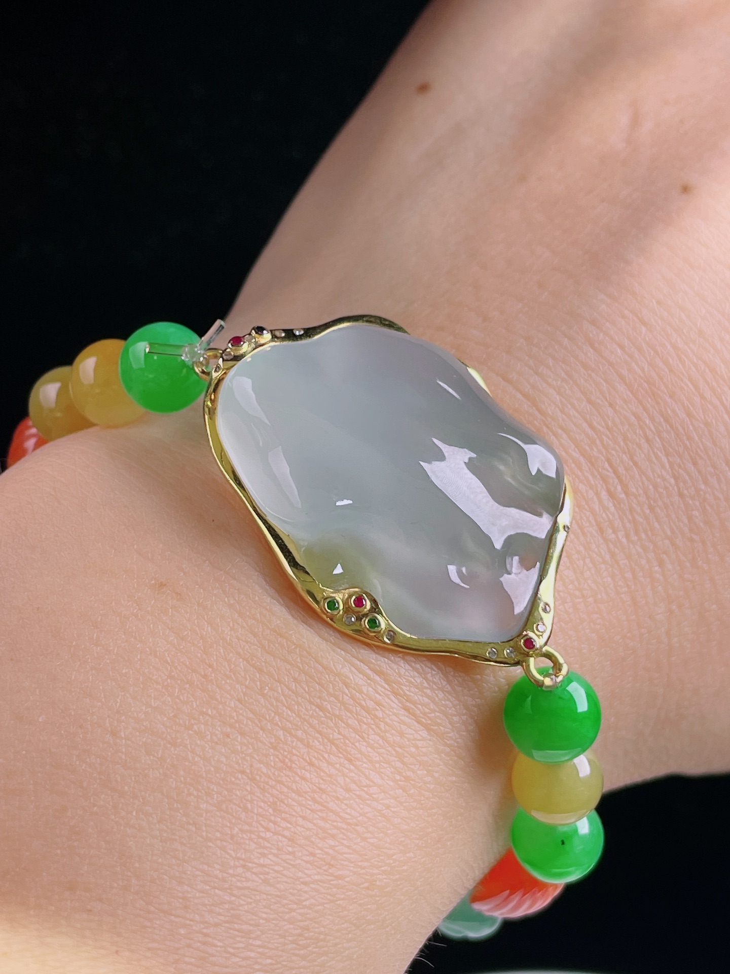 冰种手串，老种起光，细底通透，尺寸：裸石36/26.4/8.8mm.0510