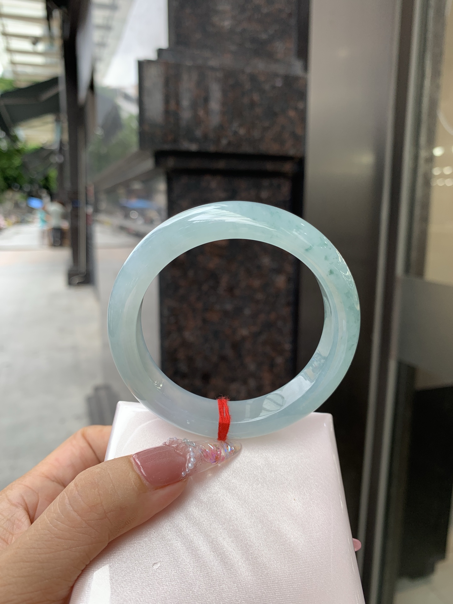 蓝底飘花正圈 56.4-8.6-12.5 0618-111-37 无裂，底妆细腻，清爽耐看的蓝底，满圈飘花韵味十足