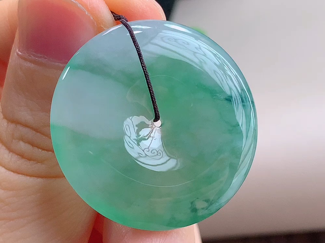 ️ 平安扣，无裂，尺寸30.5-5.7mm，包A附证书