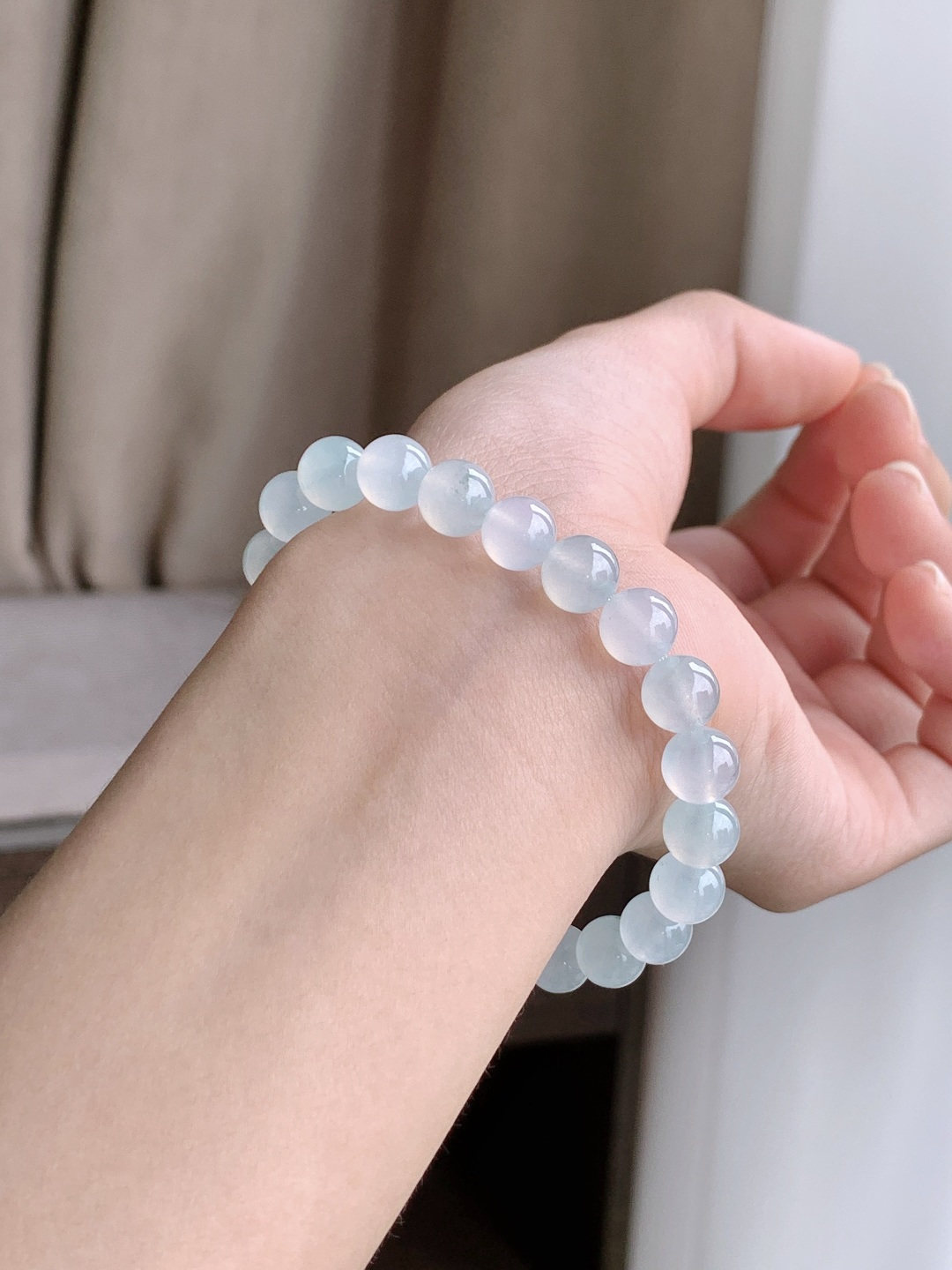 【珠子】白冰手串圆珠子手串 【说明】缅甸 性比高 白月光 【尺寸】8mm 【重量】20.8克