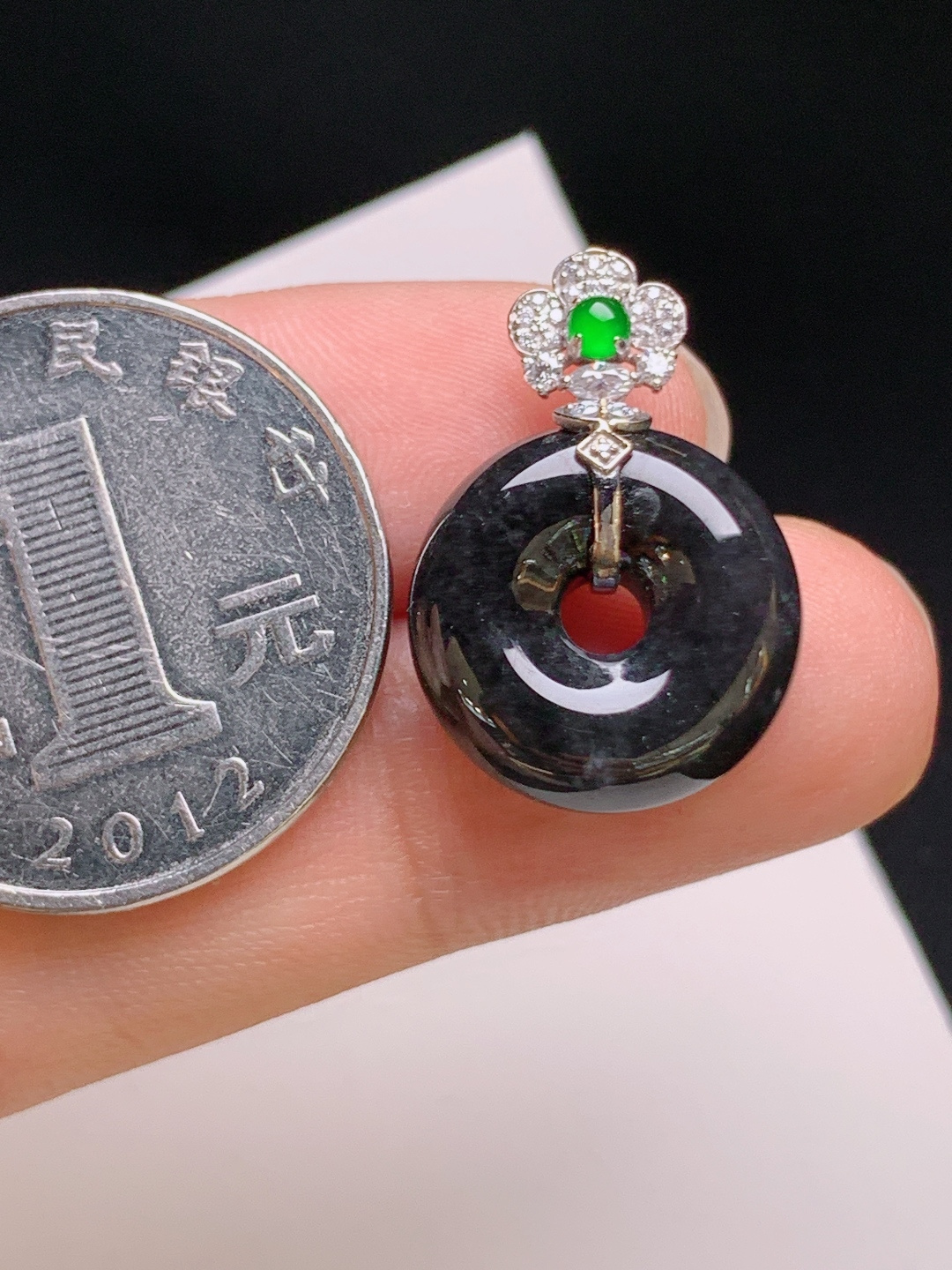 ️ 墨翠平安扣吊坠，黑亮油润，18K金镶钻，低调，裸石16.5-5.922.5