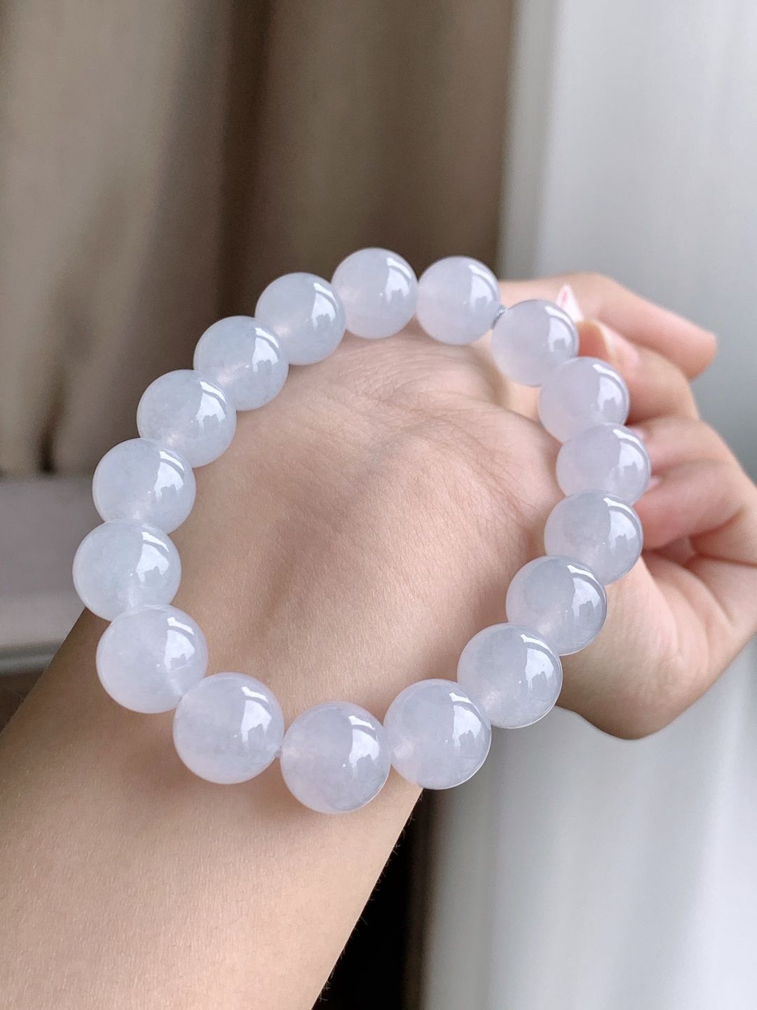 【珠子】白冰手串圆珠子手串 【说明】缅甸 性比高 【尺寸】11.8mm 【重量】49.3克