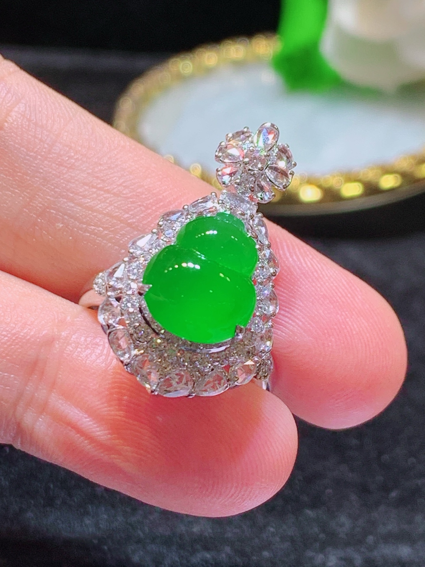 翡翠A货 满绿葫芦吊坠戒指两用款 18k金镶嵌，冰润细腻，佩戴效果出众，26-15.1-13.5