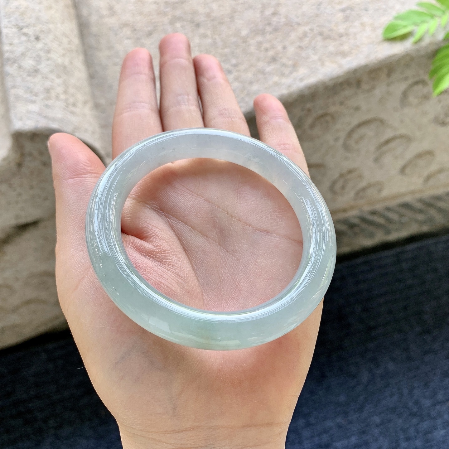 圆条54 55 圈口55.7/9.8/9.8 编码AD090642 糯冰晴底，水润，种老，细腻，无裂