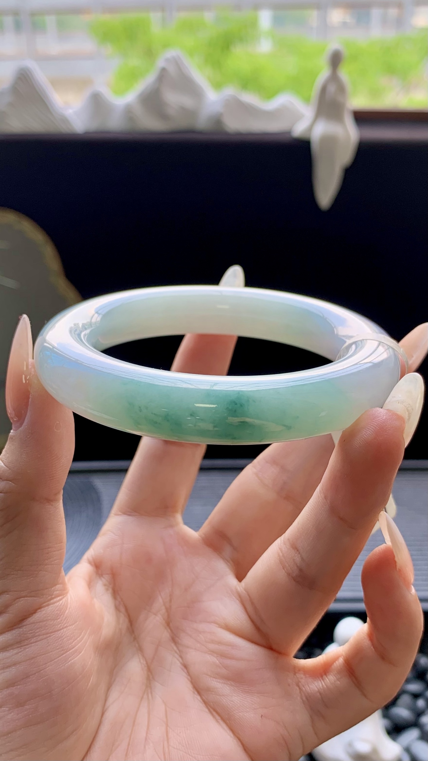 晴底飘花圆条手镯成品 HYY-4922 尺寸：54-12-12