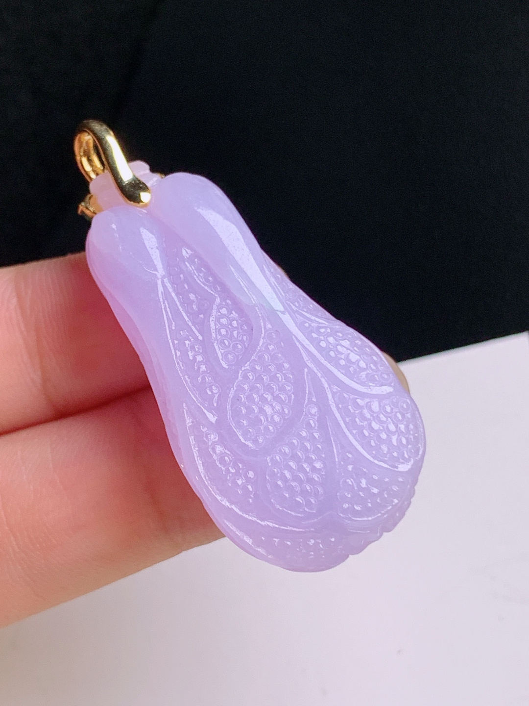 ️ 白菜吊坠，色浓饱满，雕工细腻，百财聚来 你，裸石37.3-19.9-10 整体45.9 29