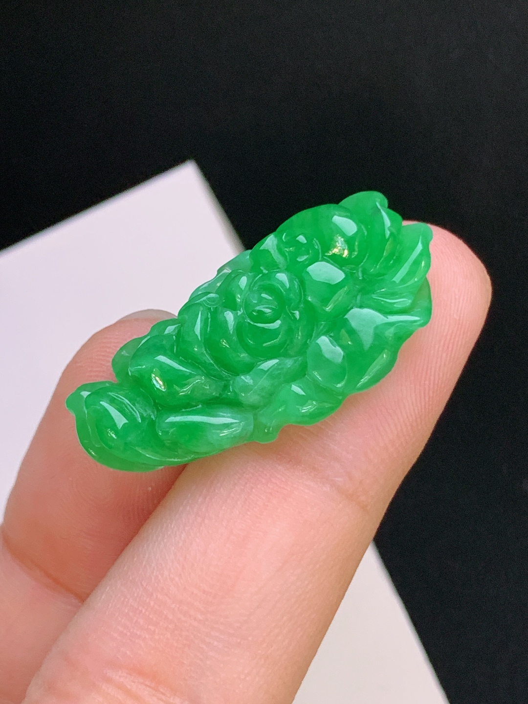 ️ 满绿牡丹花，色辣浓郁，雕工细腻，富贵荣华 裸石30-14.6-5.1 47