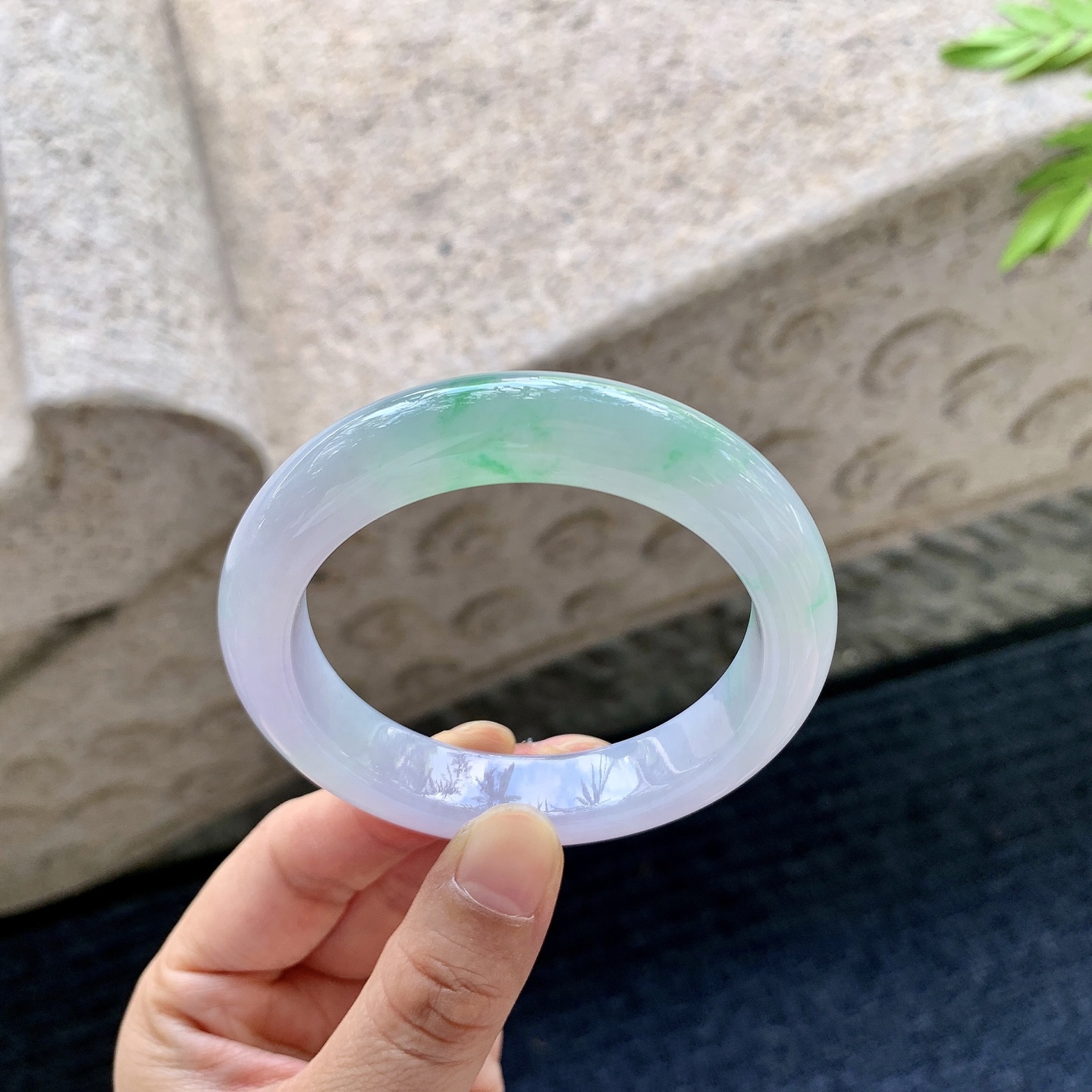 正圈51 52 圈口52.4/11.8/9 编码DZ090761 冰糯春彩，水润，种老，细腻，打灯有纹线
