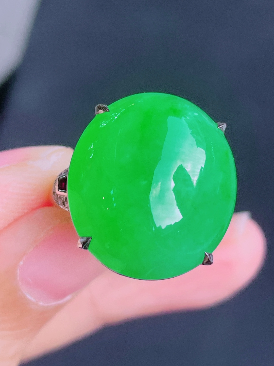 ️高冰绿蛋面戒指 晶莹剔透，新颖时尚，无裂，19-17.5-8