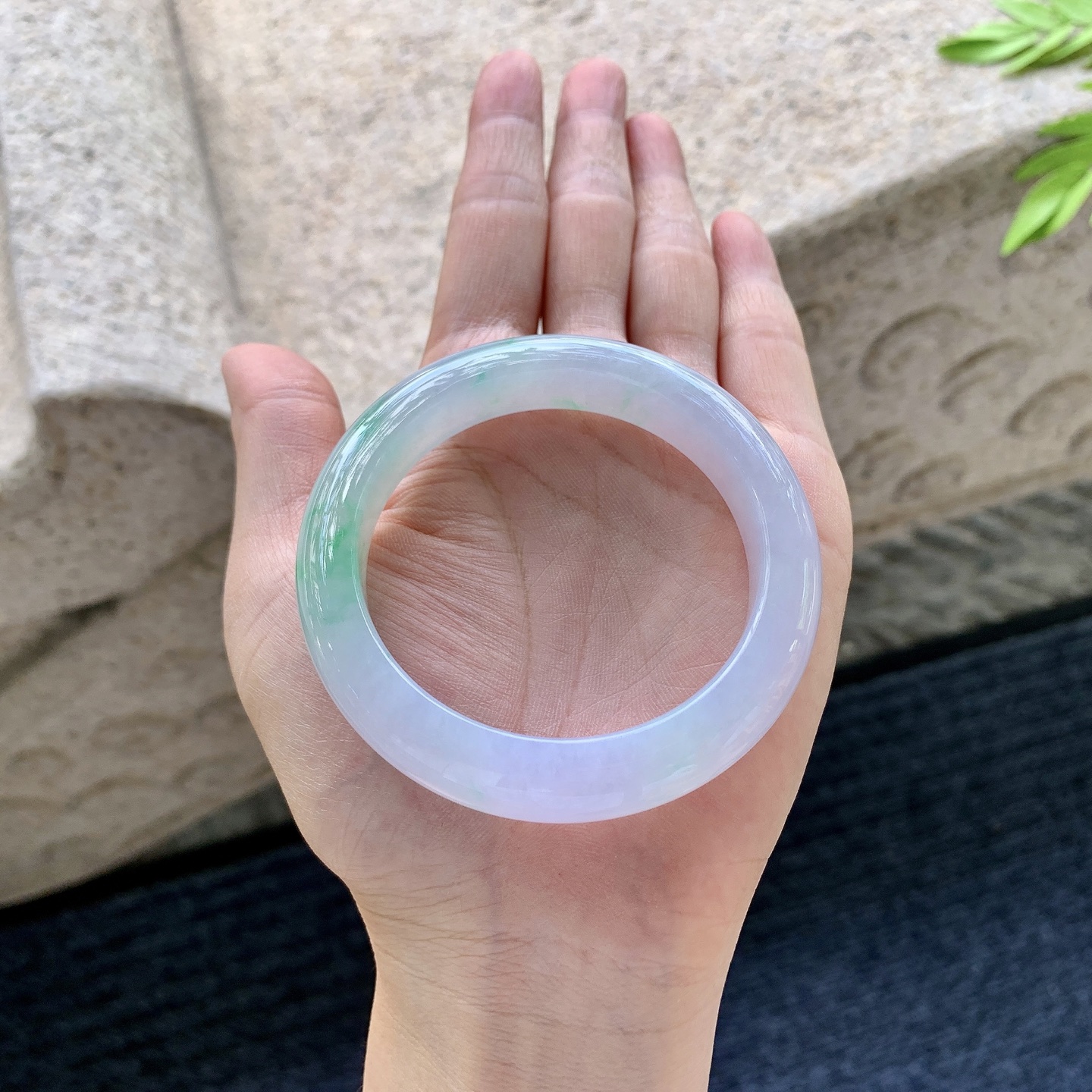 正圈51 52 圈口52.4/11.8/9 编码DZ090761 冰糯春彩，水润，种老，细腻，打灯有纹线