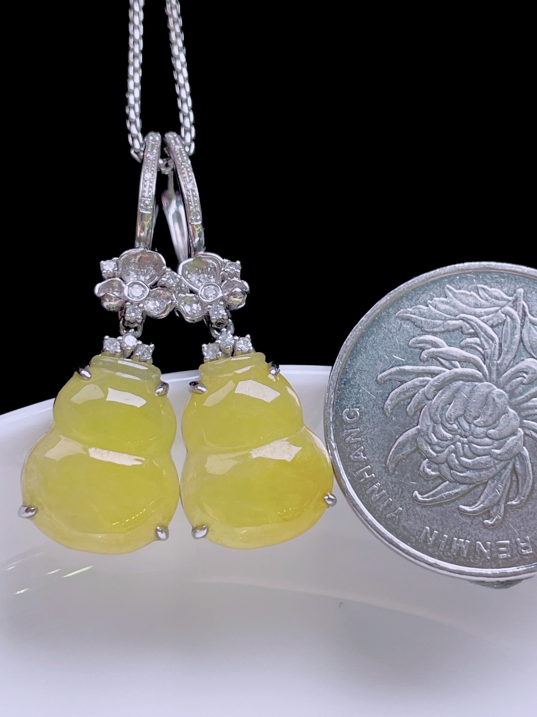 ️ 冰黄葫芦耳坠 缅甸，无裂，色泽艳丽，18k金镶嵌 整体：35/12/6.4 裸石：14.6/12