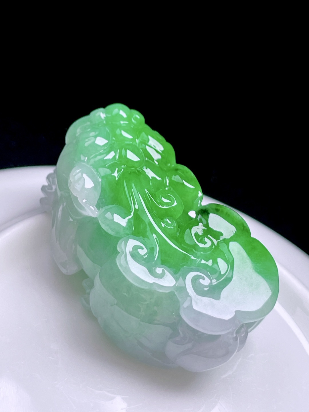 ️ 冰种阳绿貔貅 色泽鲜艳，招财进宝 尺寸：37.6/22/12.5