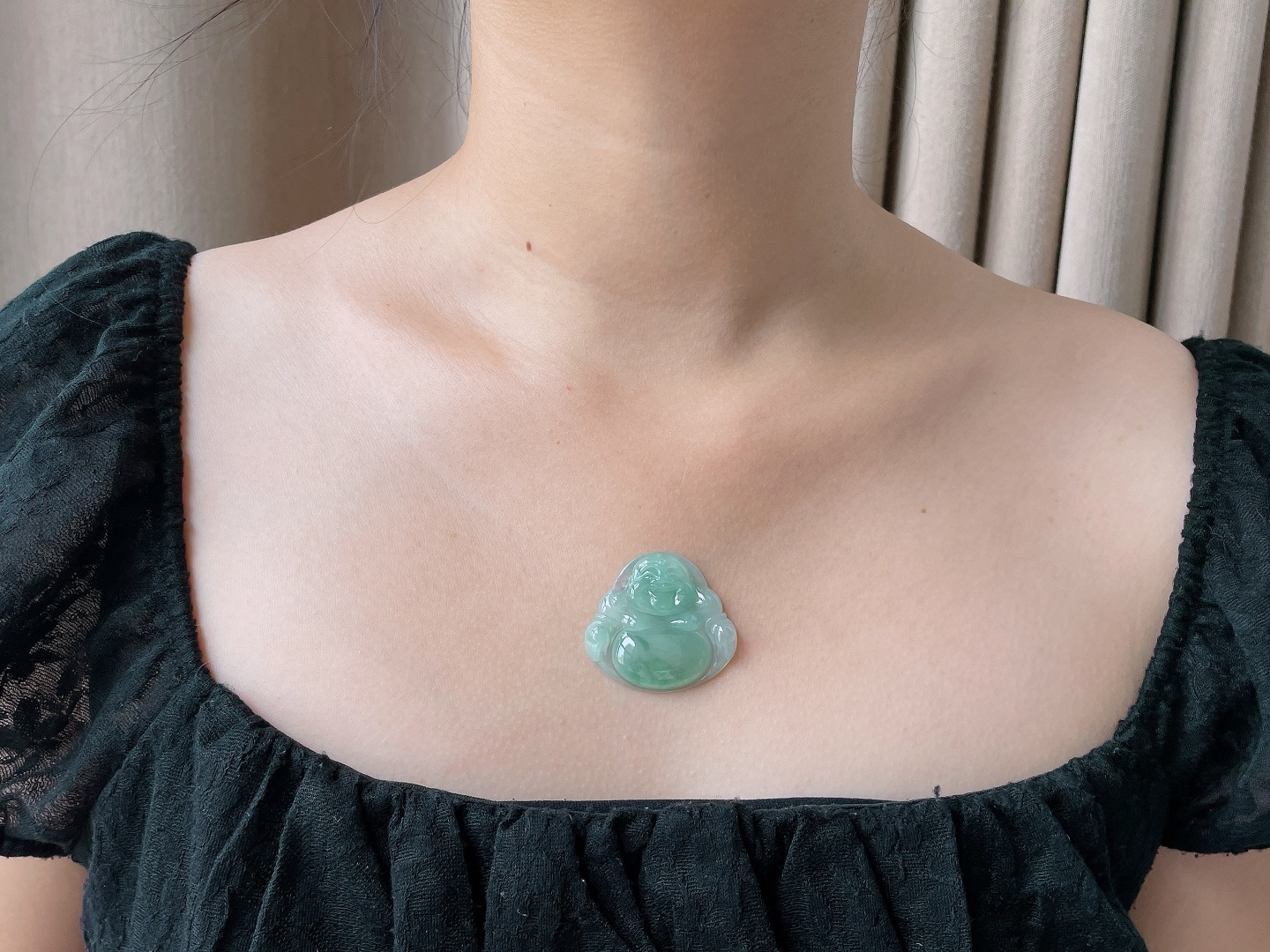 【裸石】冰晴绿佛公大佛公吊坠 【说明】缅甸 无裂 性比高 【尺寸】32.8-35.6-5.8 【重量】10.3克