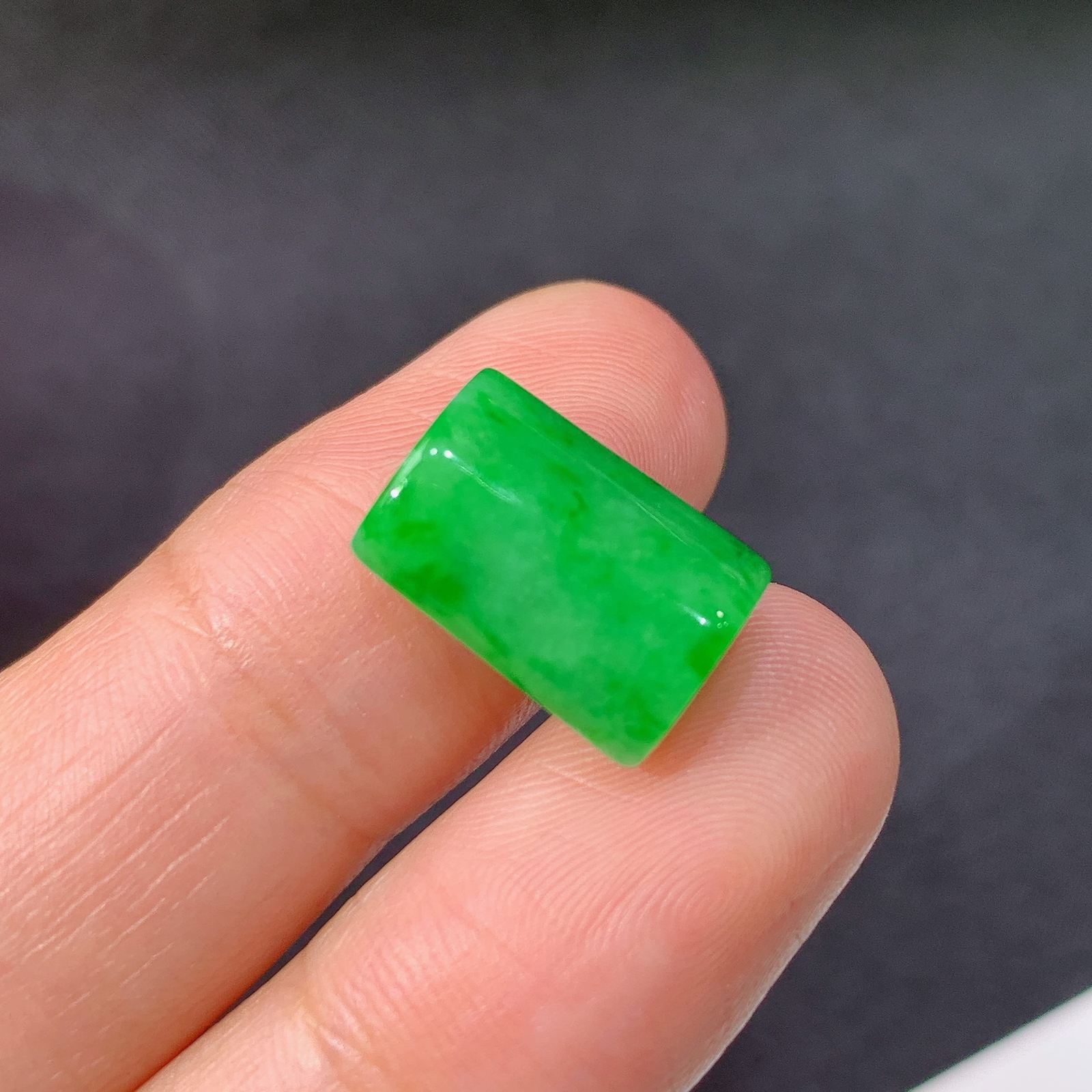 阳绿马鞍，镶嵌佳品，冰润细腻，种水足，Qc 尺寸12.8*9*5.8