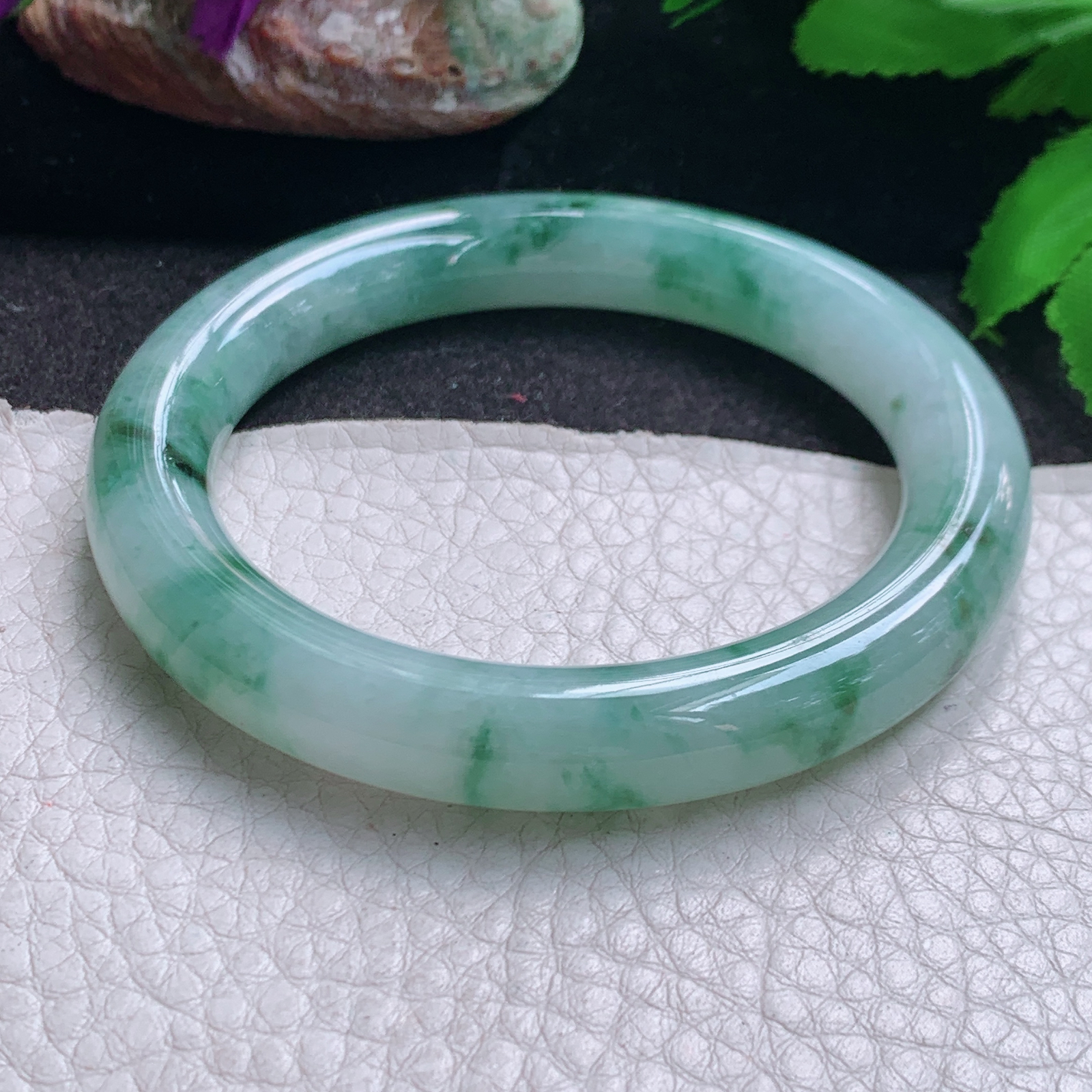 n自然光54.5*10美人镯 缅甸翡翠a货玉手镯飘花灵动水润圆条玉手环