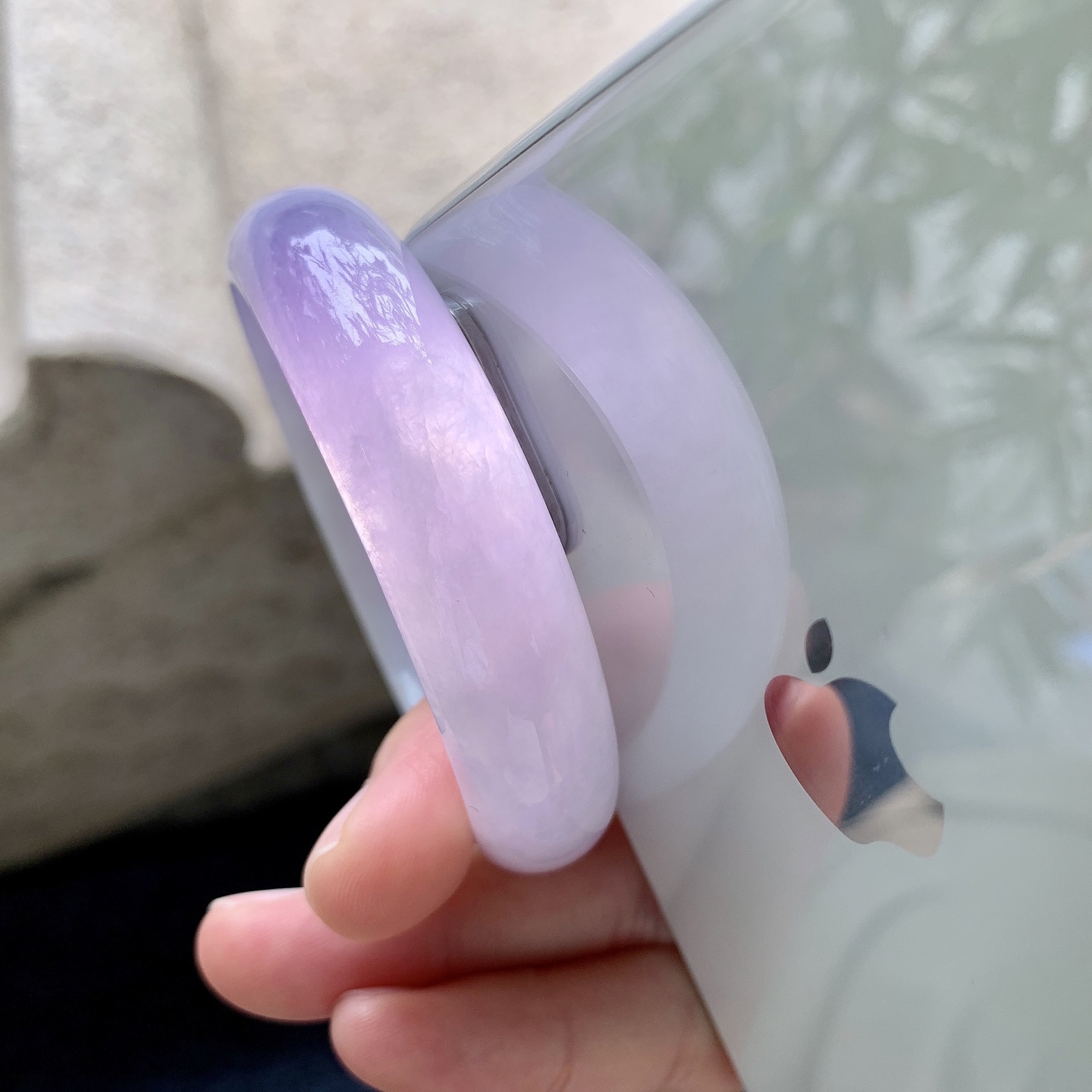 正圈54 55 圈口54.3/13.1/6.4 编码HJ090807 糯冰，水润，种老，细腻，打灯有纹线