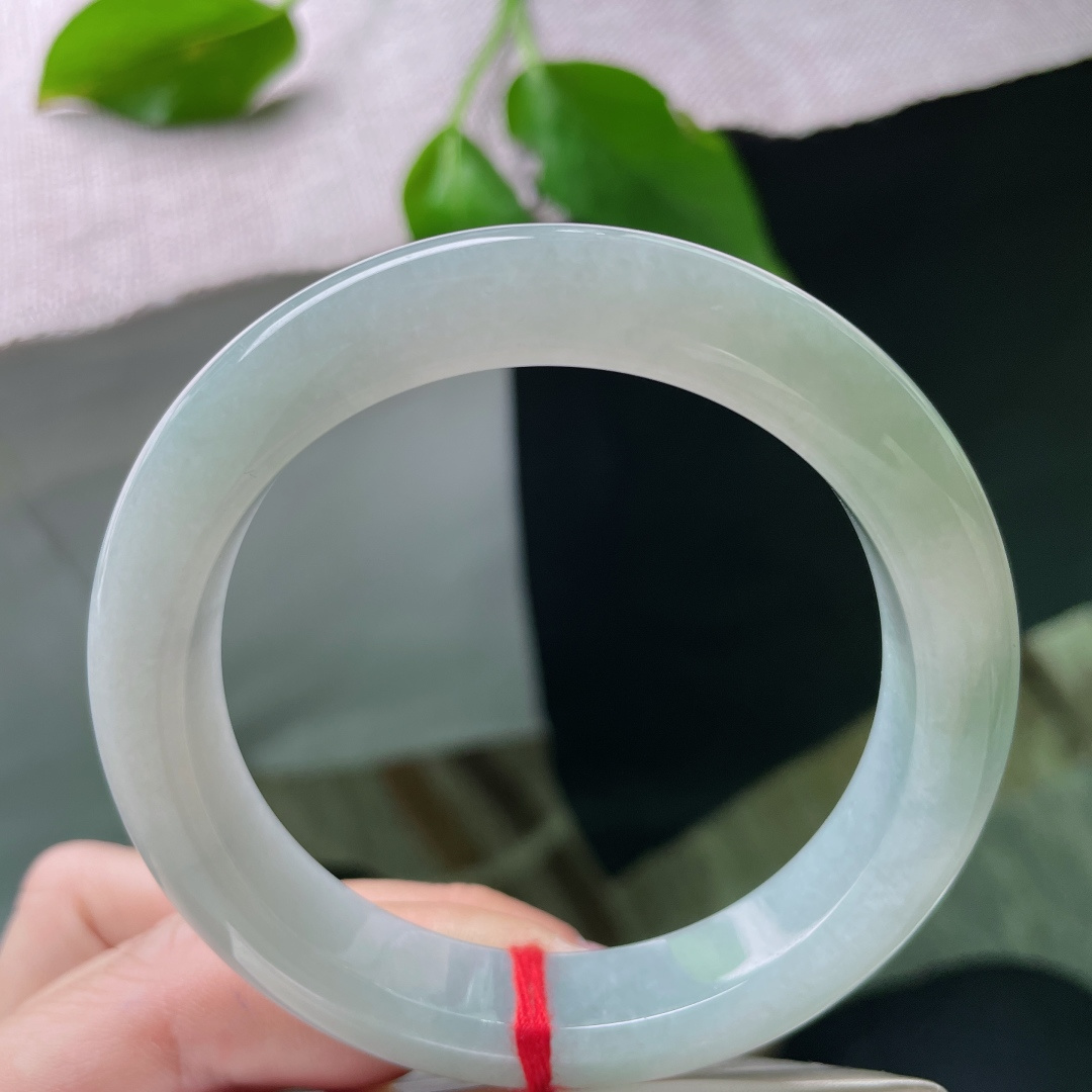 56.5/11.7/9.4，淡绿底正圈，清秀雅致，水头好，种老，素雅不张扬，无裂，ss55573a