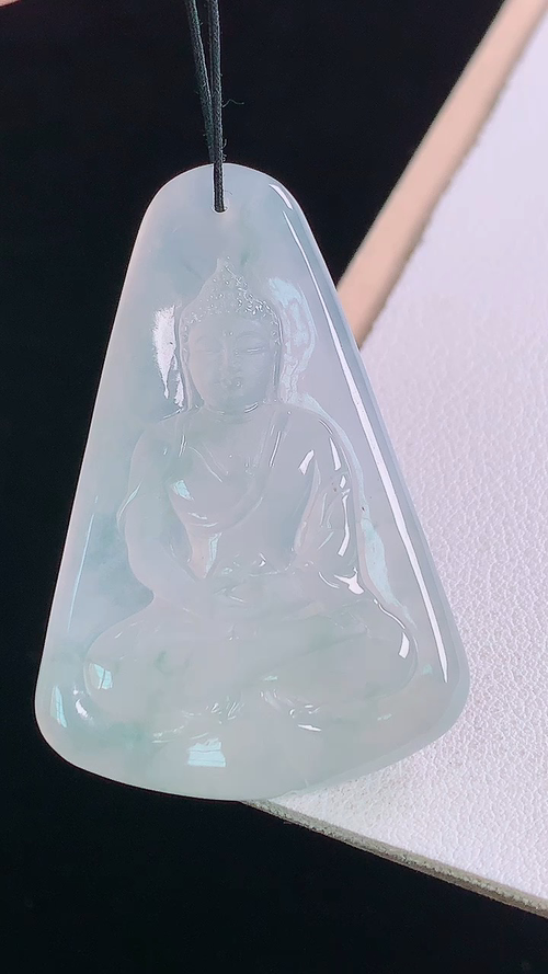 冰种大日如来，无裂，尺寸:45.3-30.9-4.9mm 18