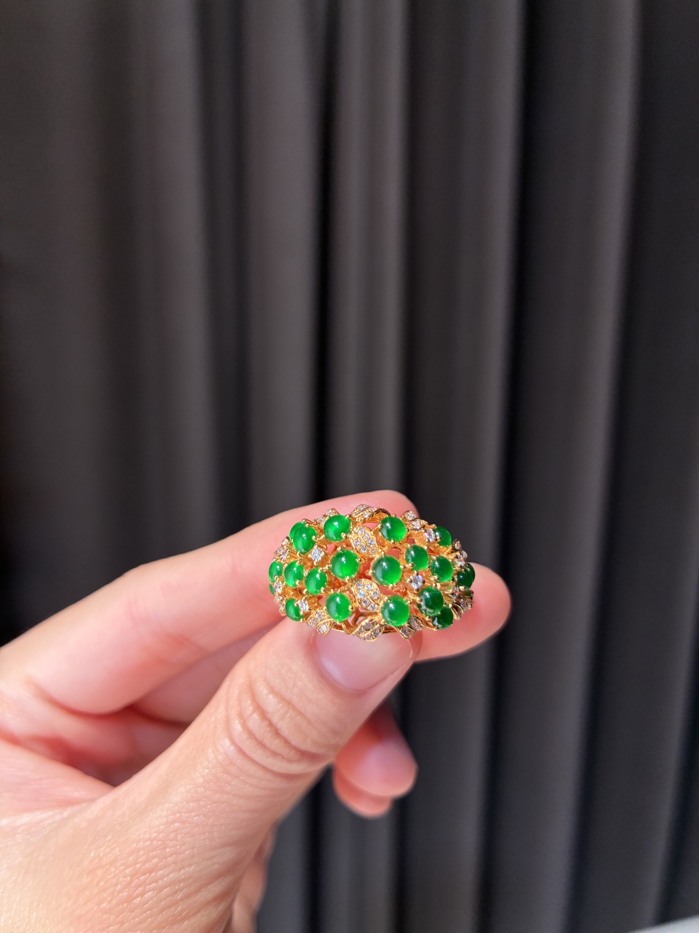 ️ 【18k金镶嵌冰绿戒指】 尺寸：13.0×23.7×5.5 裸石3.2×2.9 玉韵天成，静藏风雅