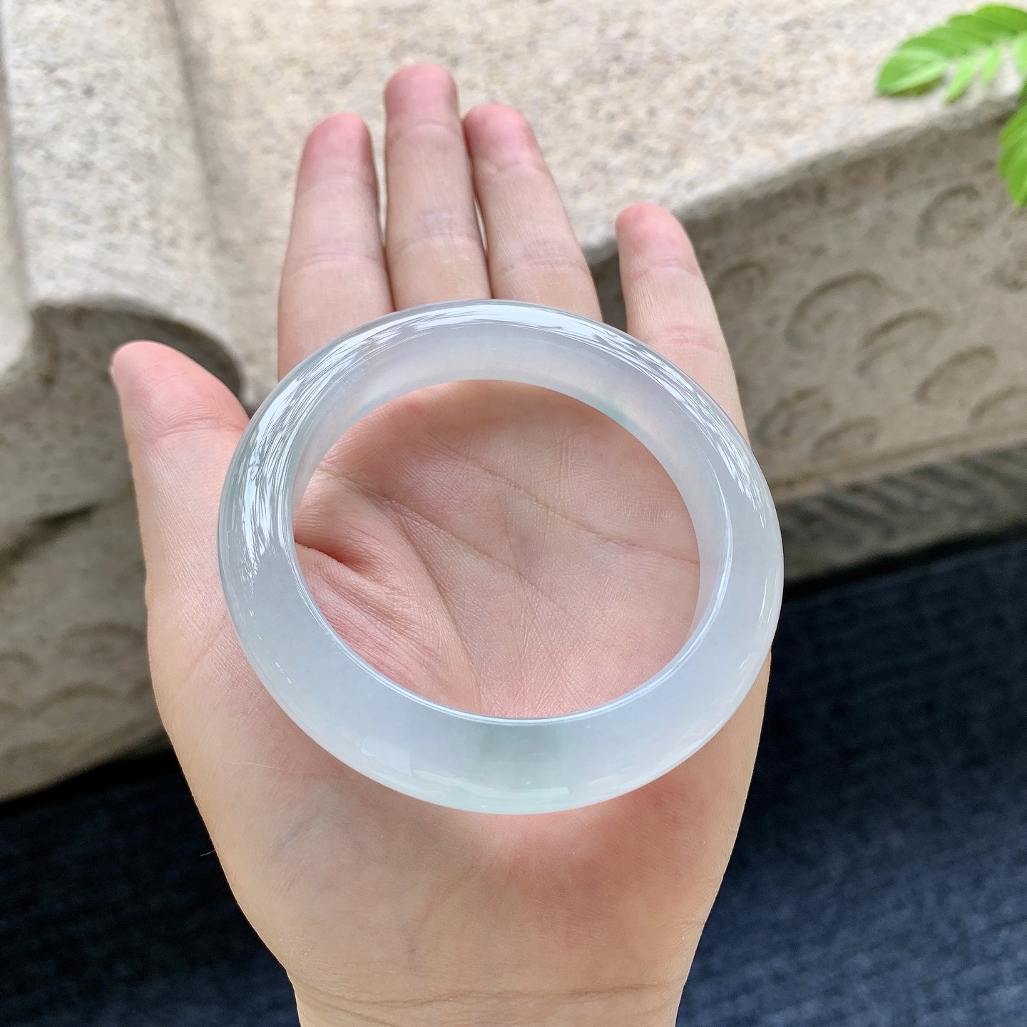 正圈53 54 圈口54.1/11.7/9.2 编码G9090632 冰糯飘绿，水润，种老，细腻，无