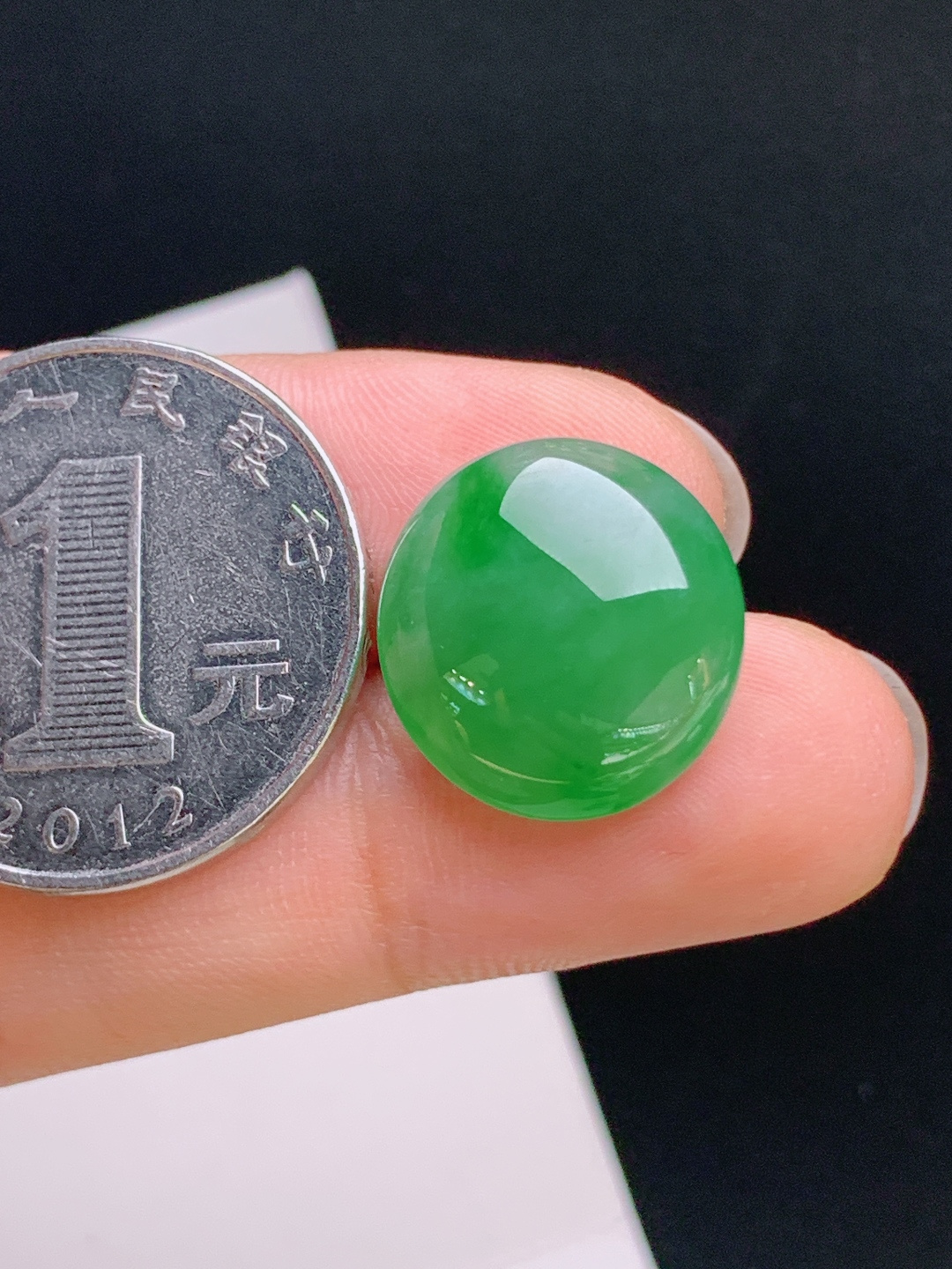 ️ 阳绿旦面，色艳均匀，玉质细腻，贵气十足 裸石16.5-15.7-7 02