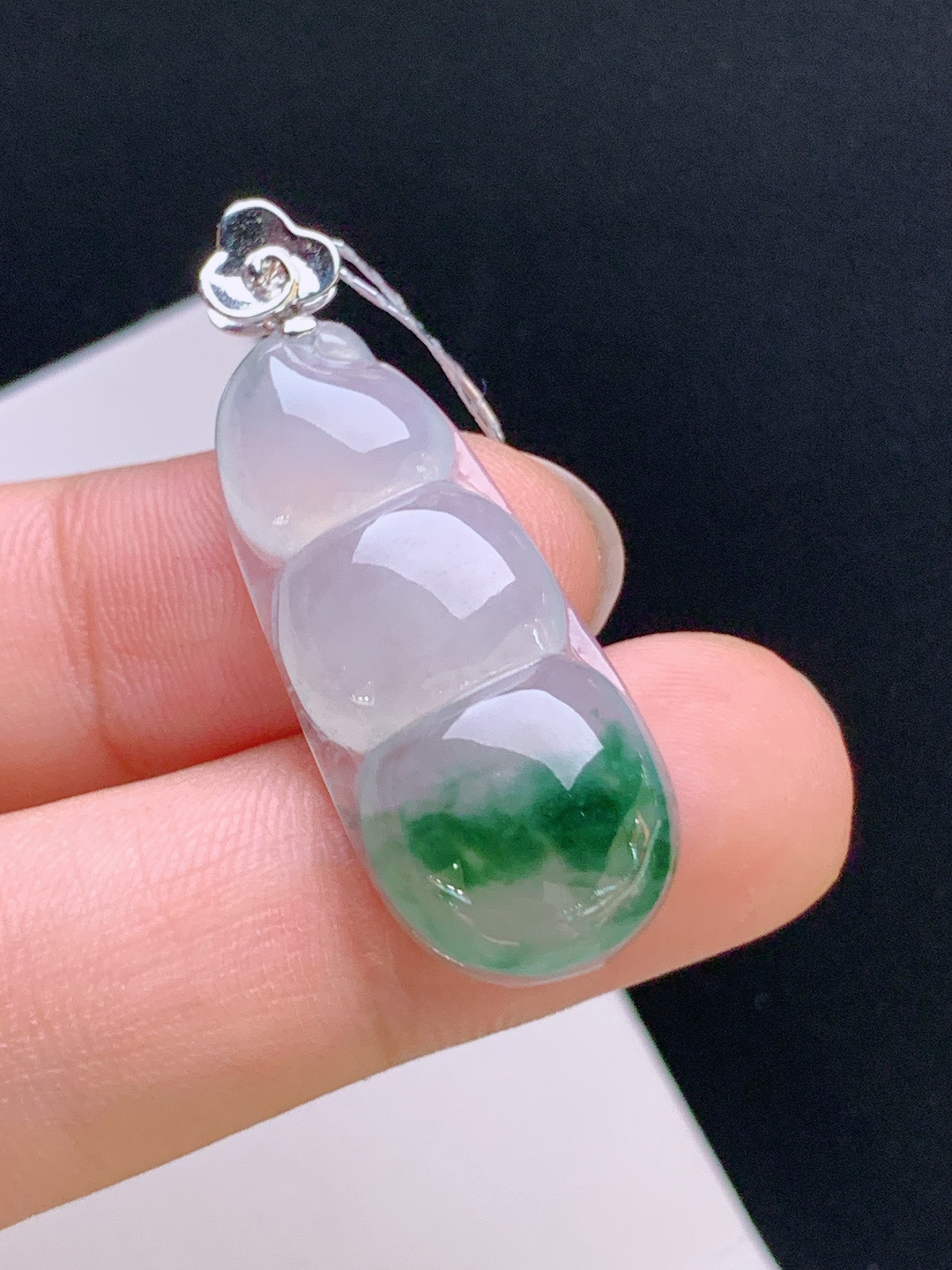 ️ 冰种飘花福豆吊坠，种老水足，翠色灵动，连中三元，裸石30.8-13.3-536.8 01
