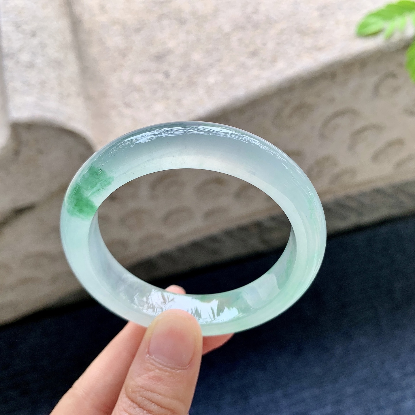 正圈50 51 圈口51.6/12/8.3 编码G9090625 冰种飘绿，清透，水润，种老，细腻，无裂