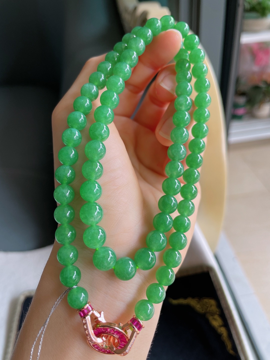 ️，缅甸天然翡翠A货，冰满绿项链，尺寸：7.7mm71颗。【编4666】