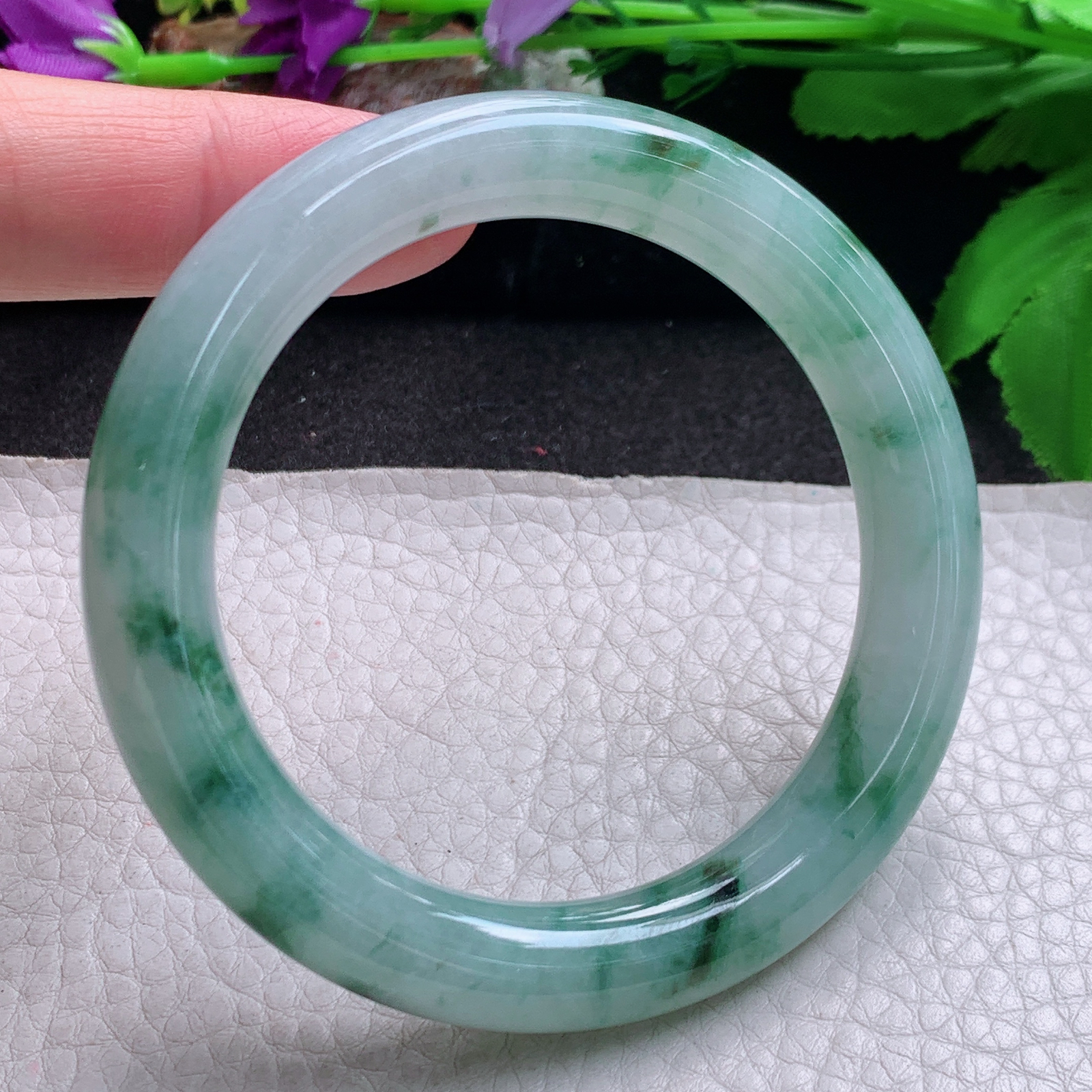 n自然光54.5*10美人镯 缅甸翡翠a货玉手镯飘花灵动水润圆条玉手环