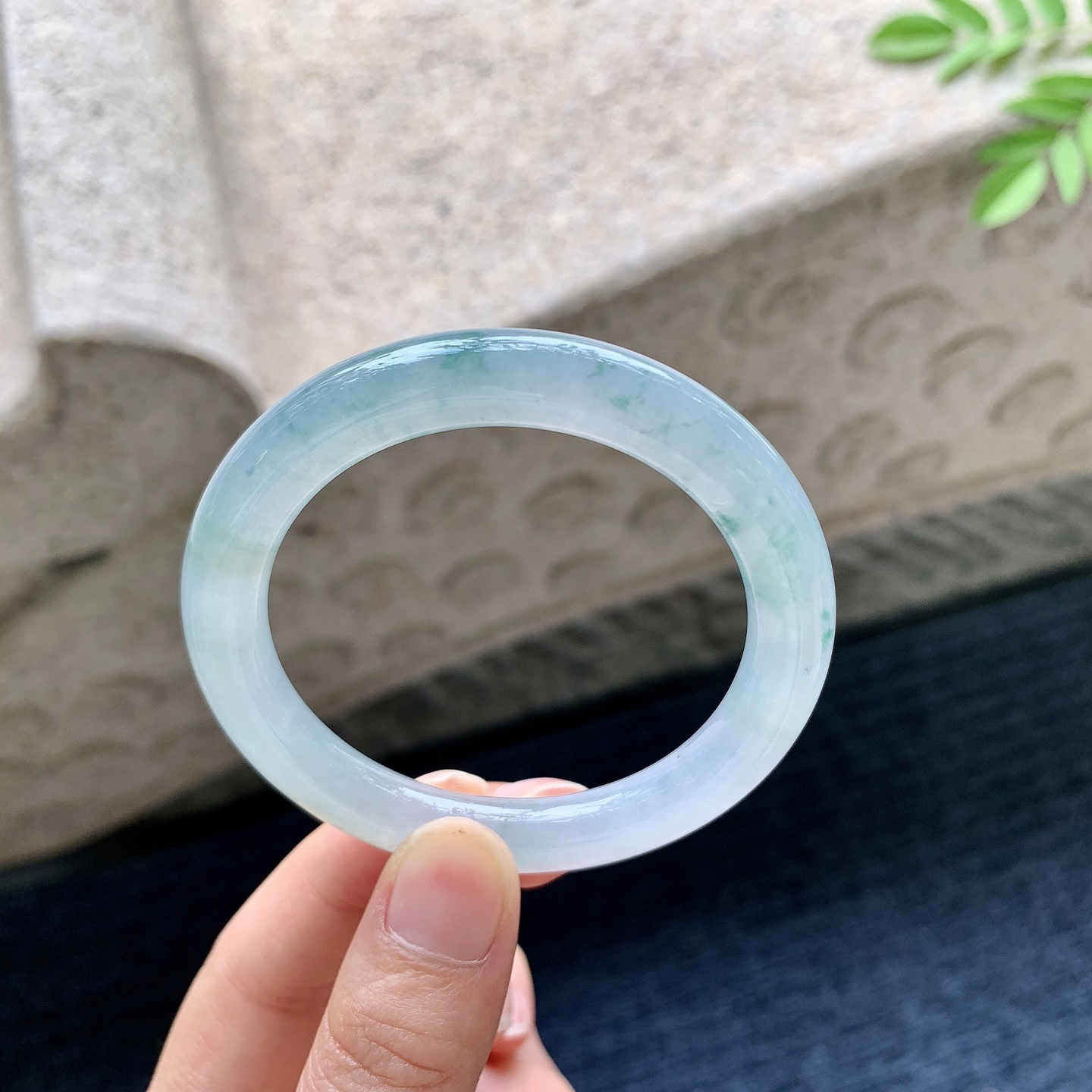 圆条49 50 圈口50.5/8.5/8.4 编码C5091910 糯冰飘花，水润，种老，细腻，打灯有棉线