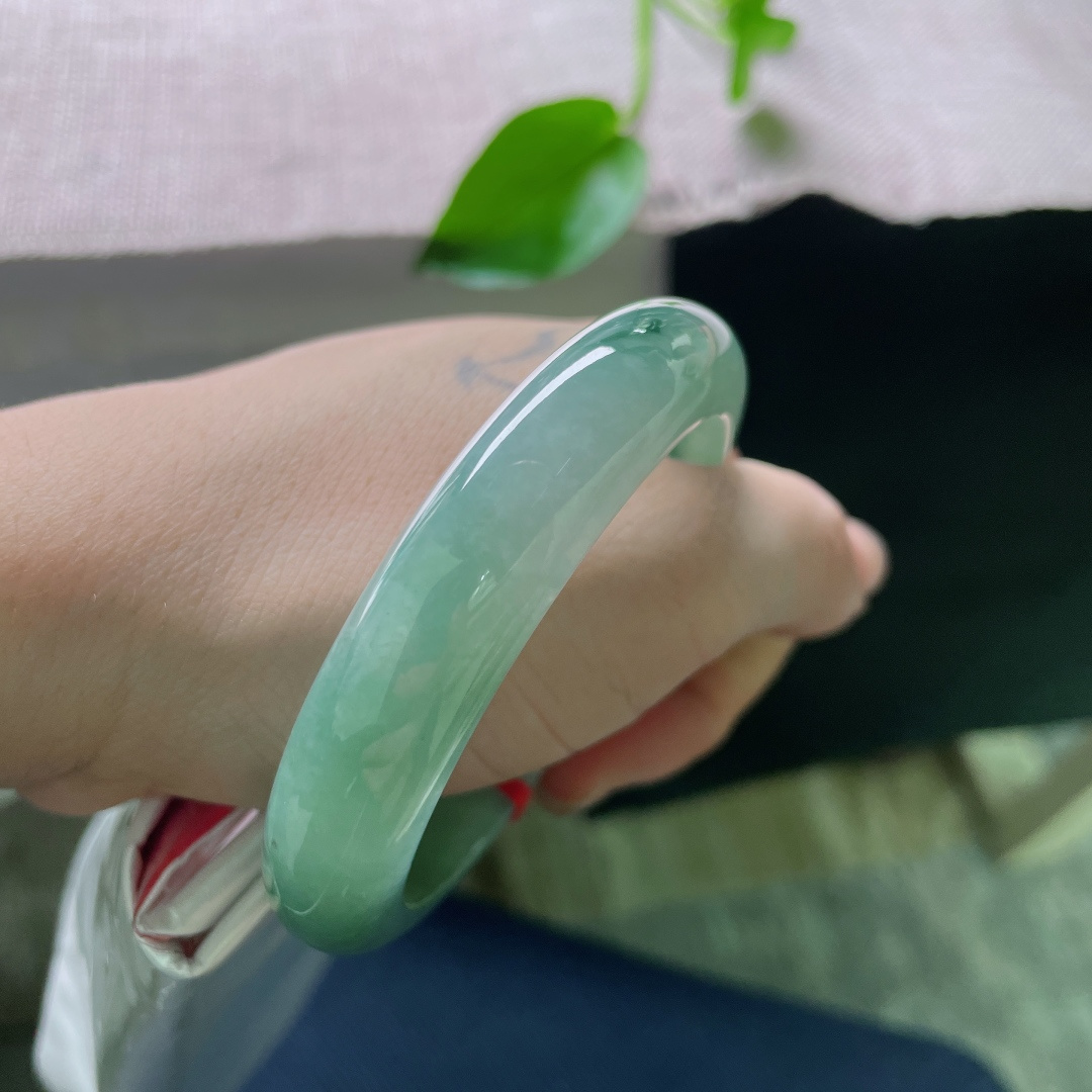 55.6/12.6/8.4飘花正圈，湖水蓝，深沉内敛，种老，油性好，皮纹，ss56182a