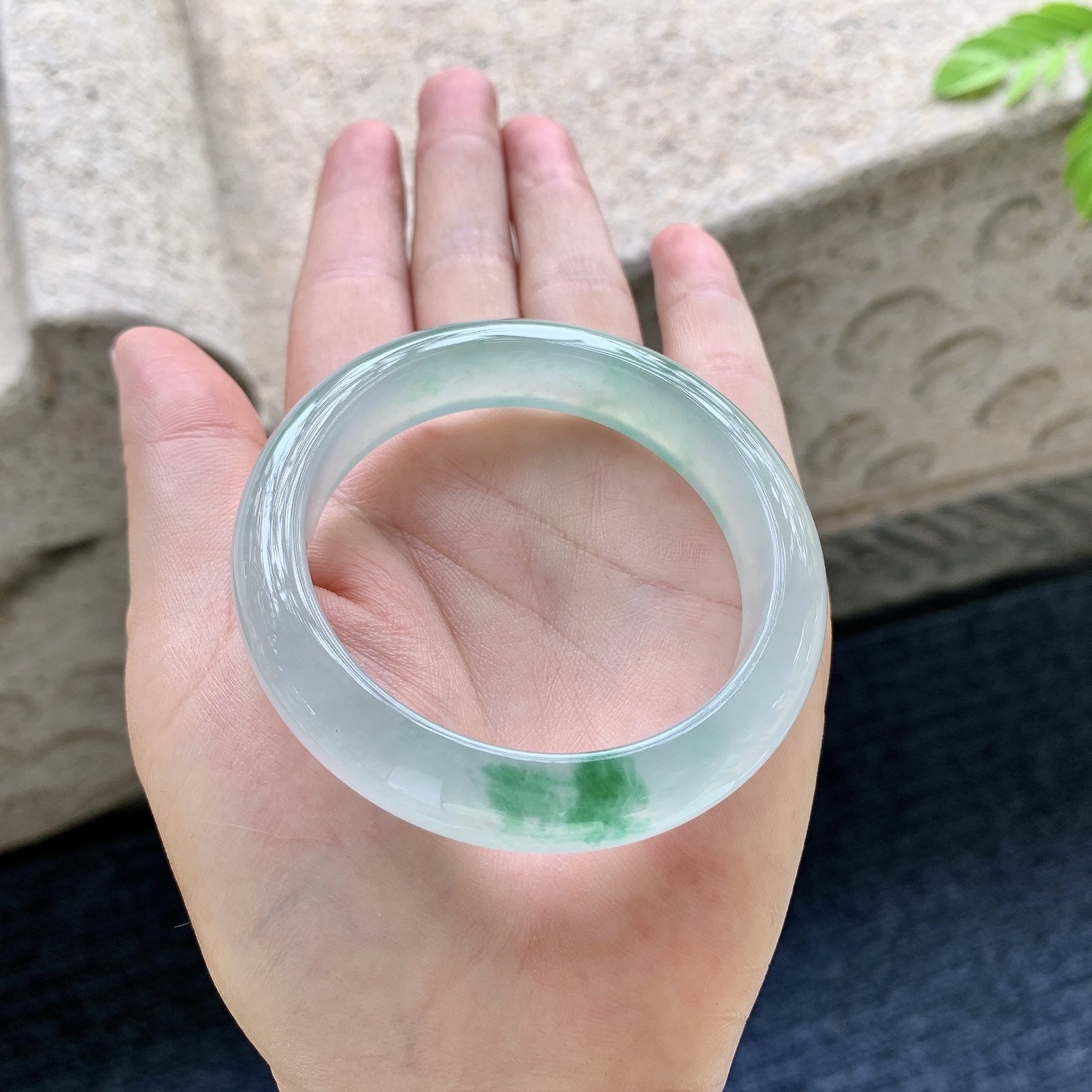 正圈50 51 圈口51.6/12/8.3 编码G9090625 冰种飘绿，清透，水润，种老，细腻，