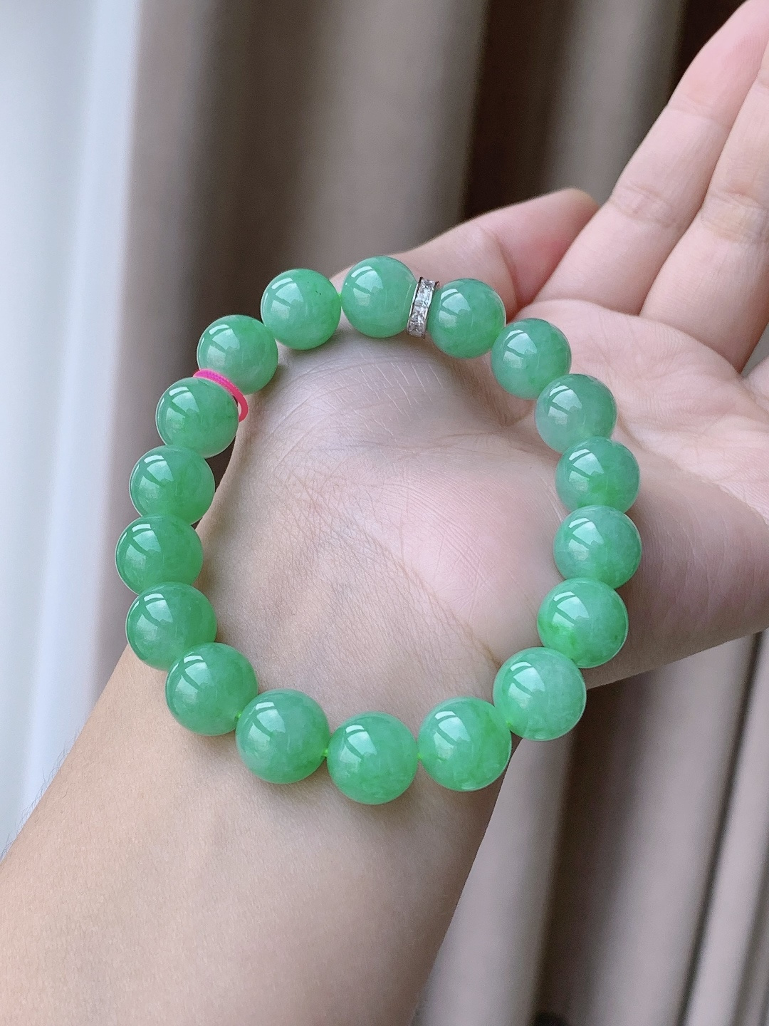 【珠子】冰果绿手串圆珠珠子手串 【说明】缅甸 性比高 【尺寸】10.8mm 【重量】40.6克