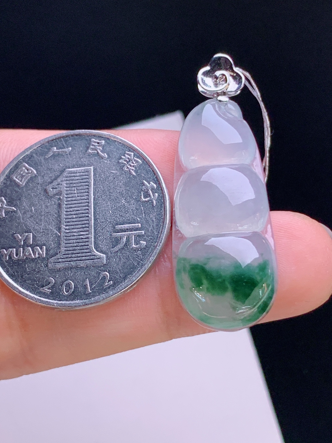 ️ 冰种飘花福豆吊坠，种老水足，翠色灵动，连中三元，裸石30.8-13.3-536.8 01