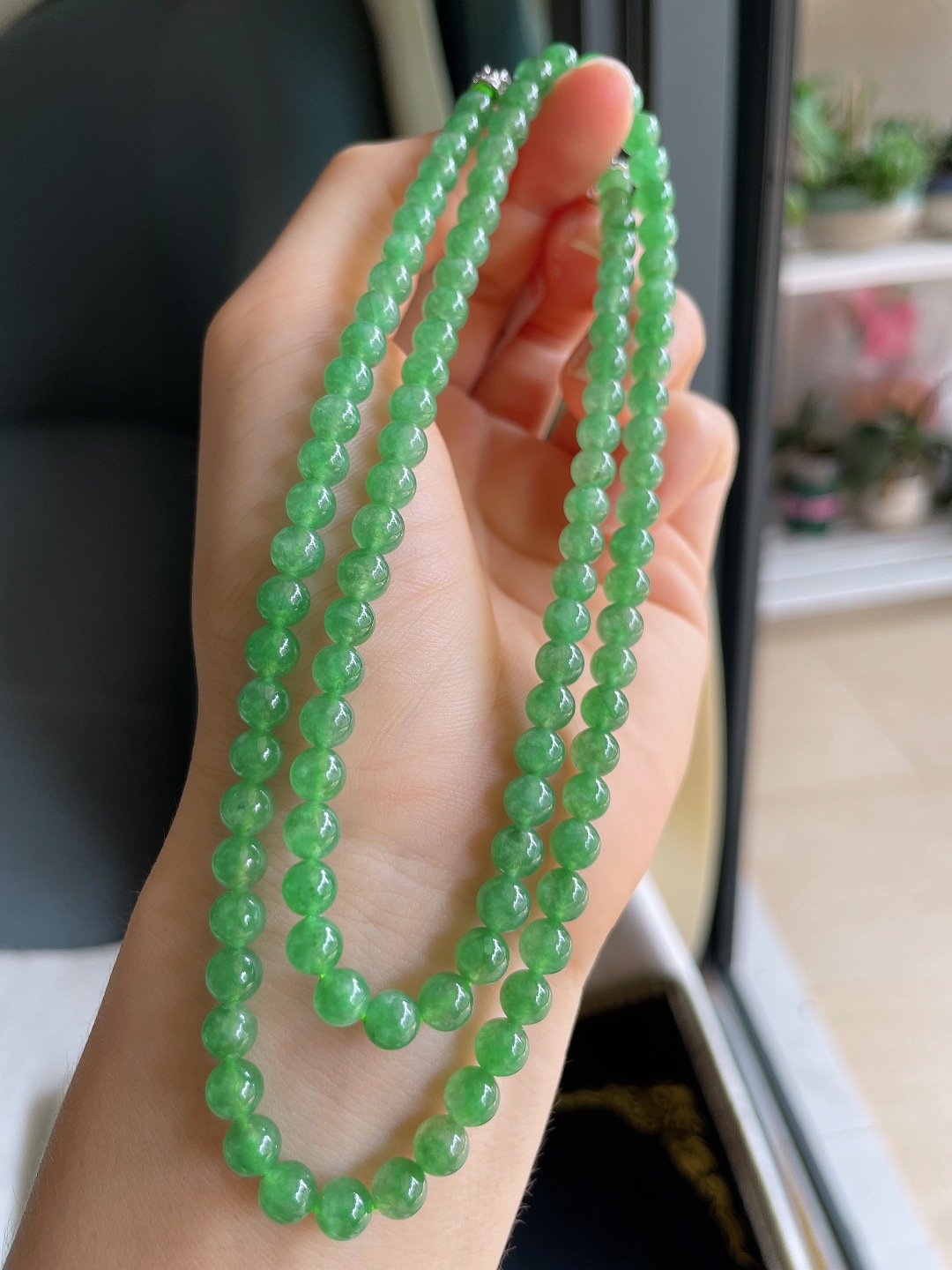 ️，缅甸天然翡翠A货，冰满绿项链，尺寸：5.4mm106颗。【编4661】