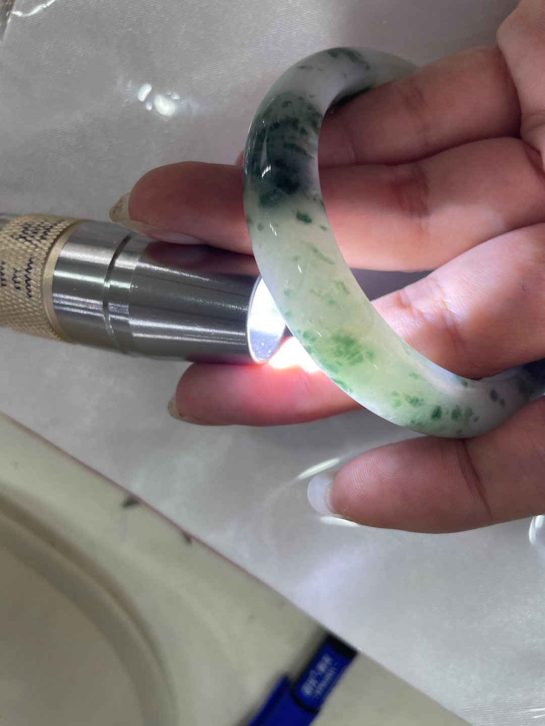 54.1/11.9/8.3飘花正圈，水润，种老，镯心起涟漪，花影落人间。皮纹，ss57238a